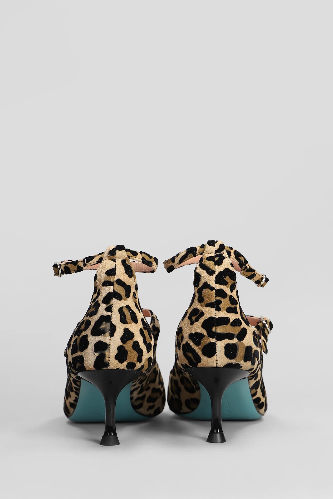 Pumps in Animalier suede - Image 4