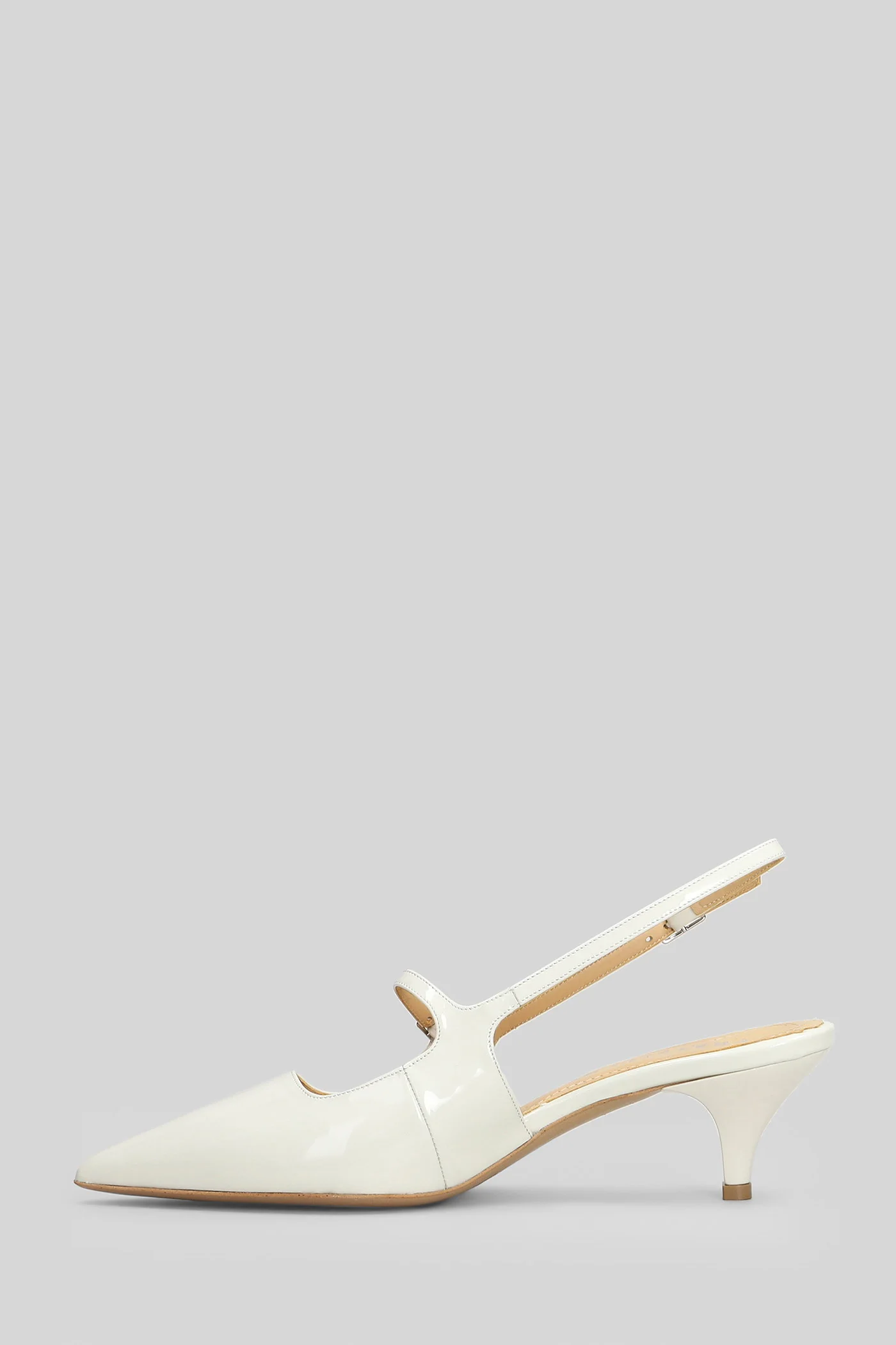 Pumps in beige patent leather - Image 3