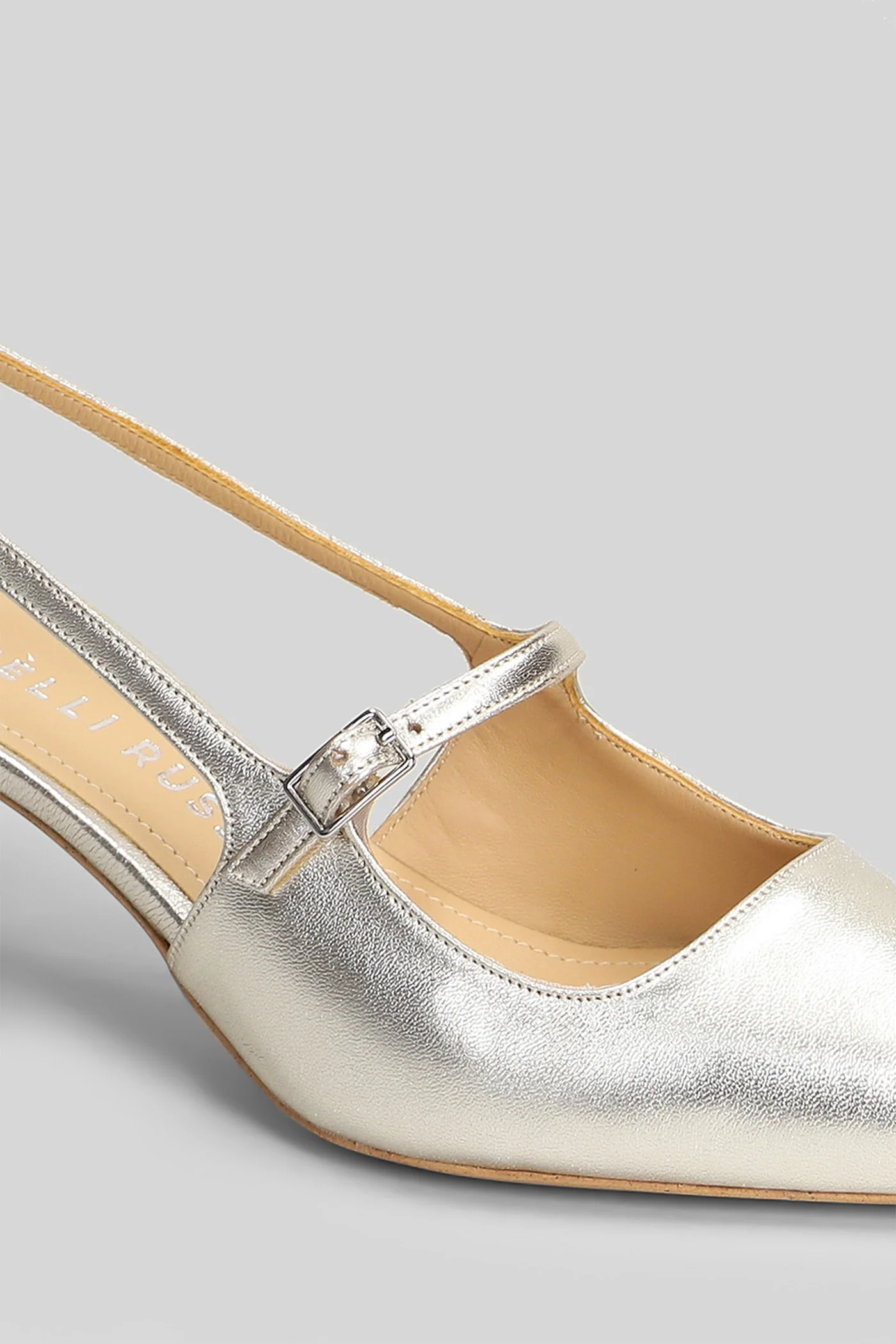 Pumps in platinum leather - Image 5