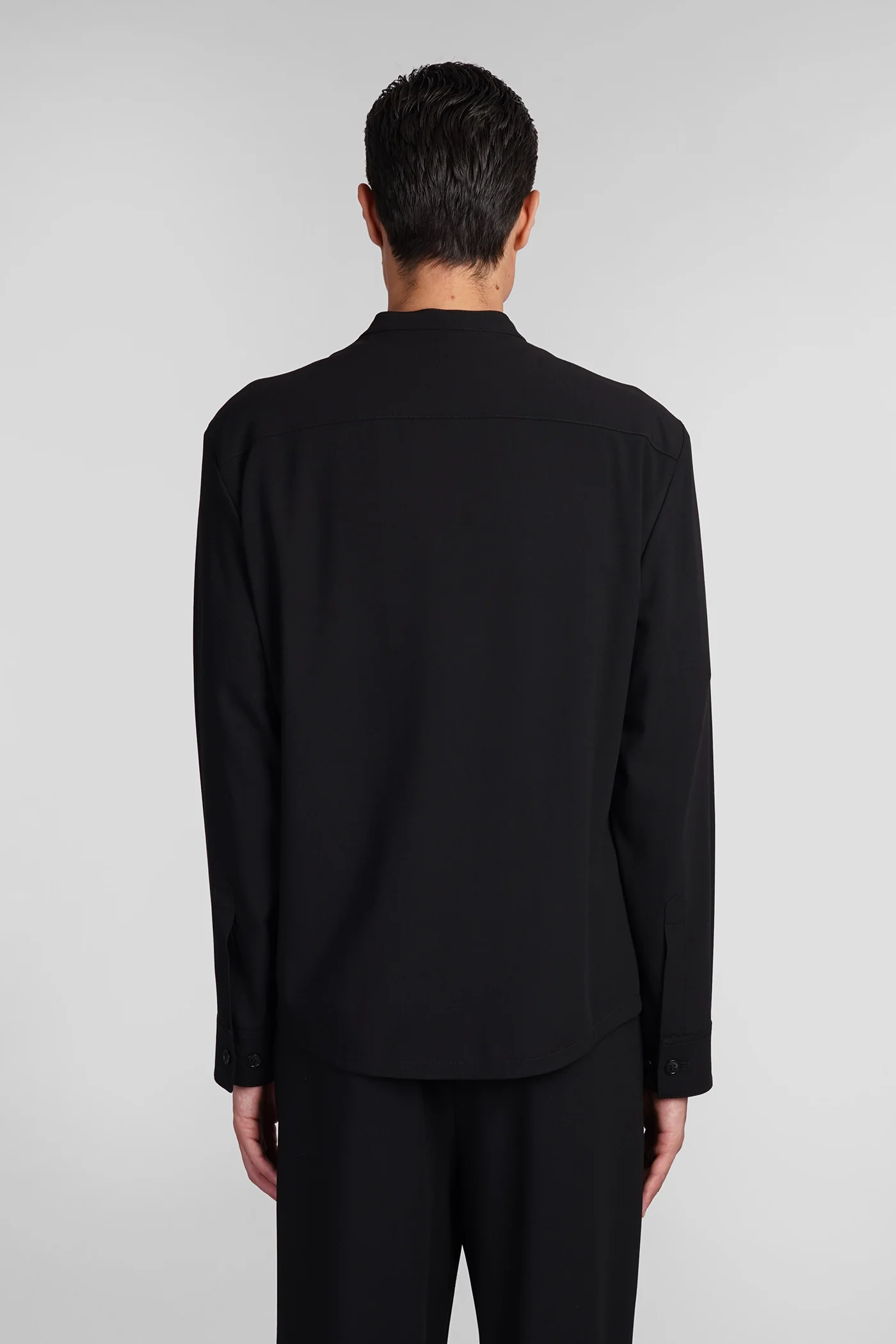 in black wool - Image 3