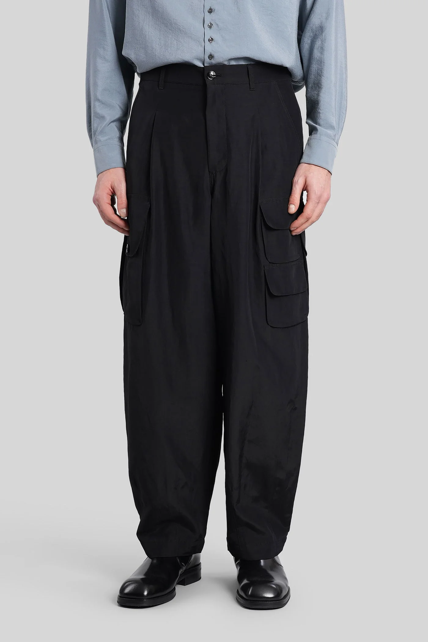 Pants in black viscose