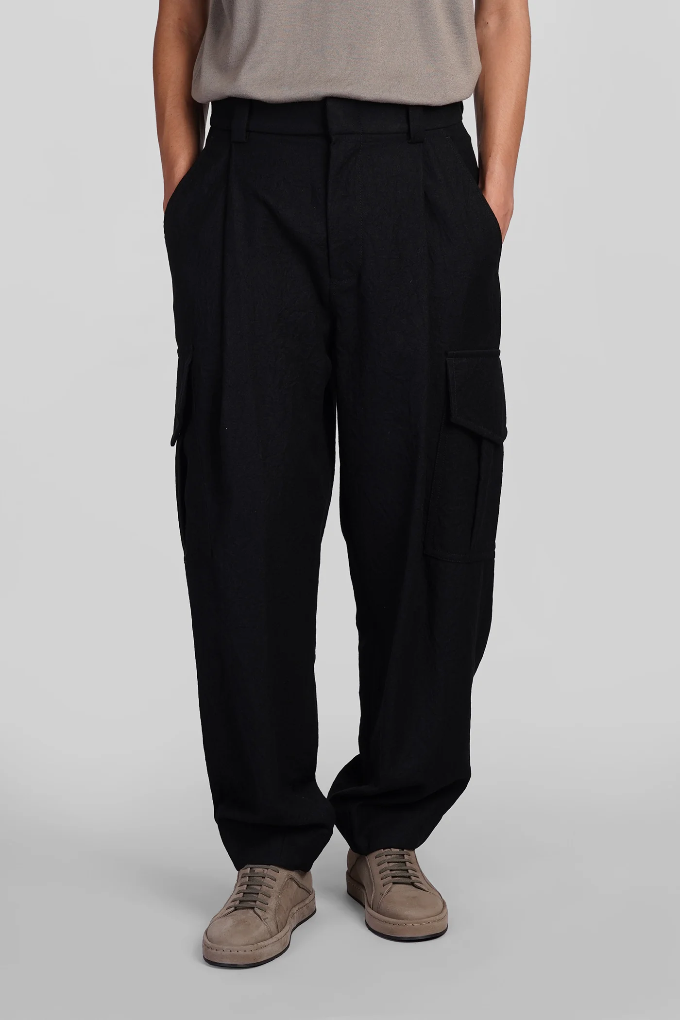 Pants in black wool