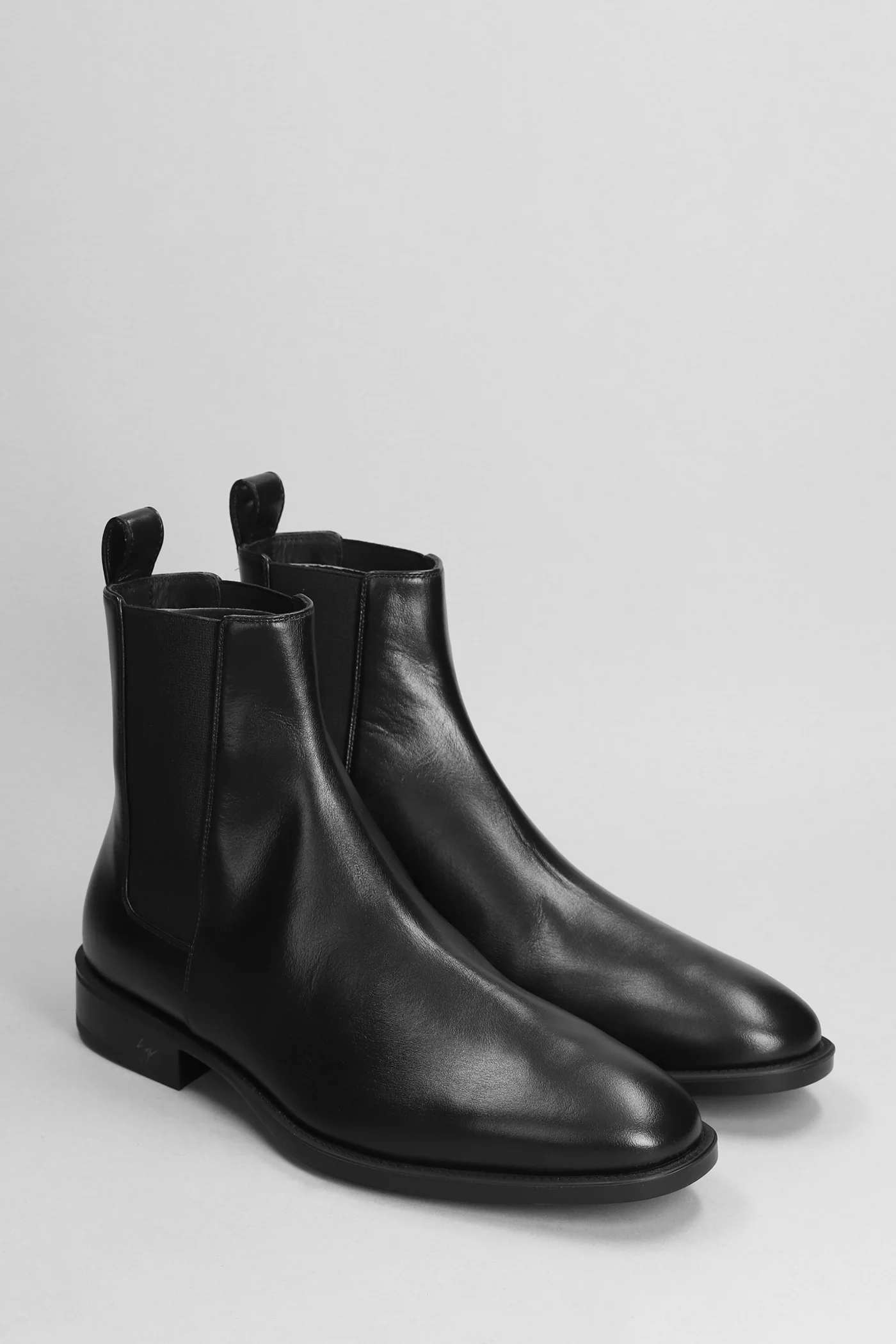 Ankle boots in black leather - Image 2