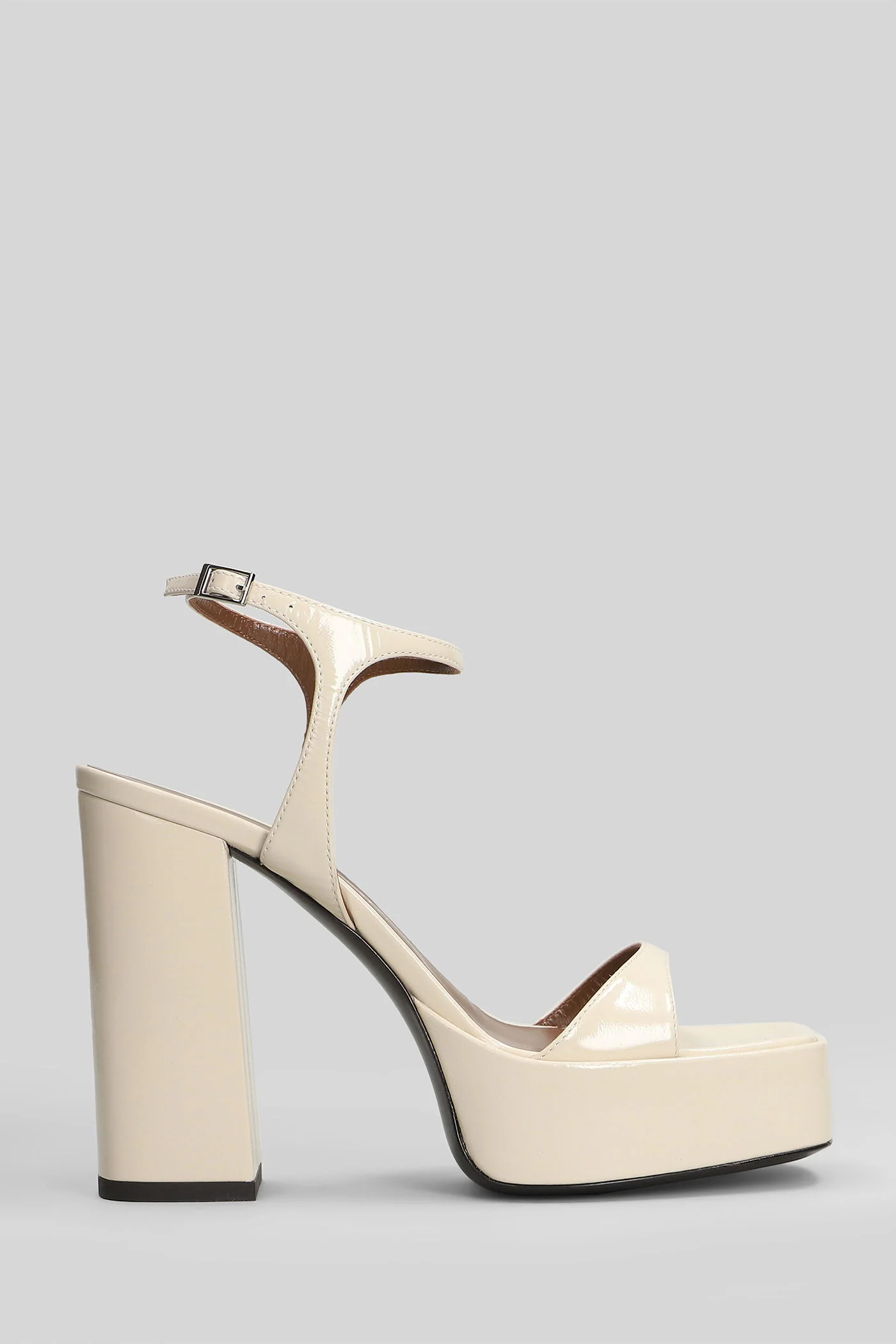 Biarritz 85 Sandals in beige patent leather
