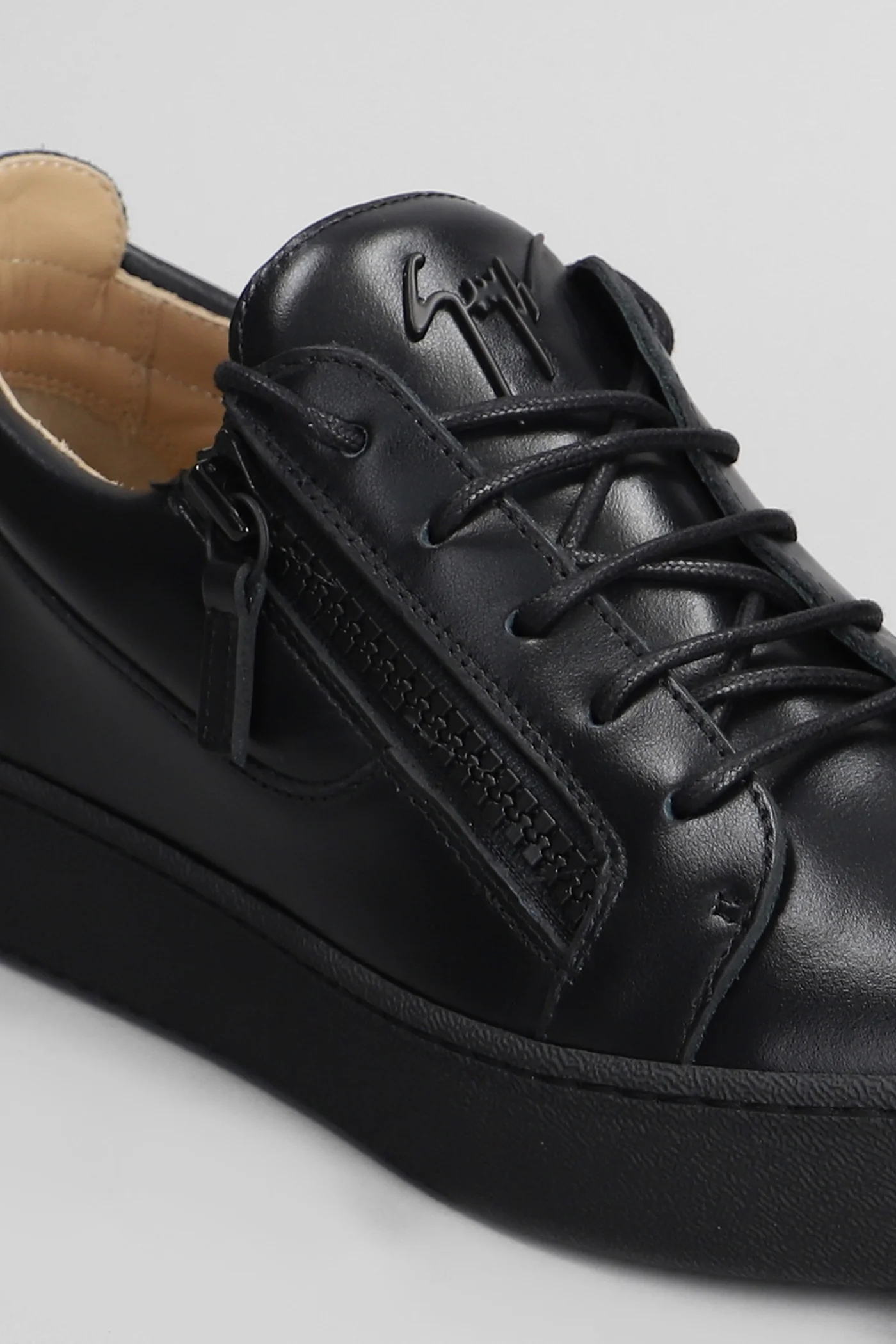 Frankie Sneakers in black leather - Image 5