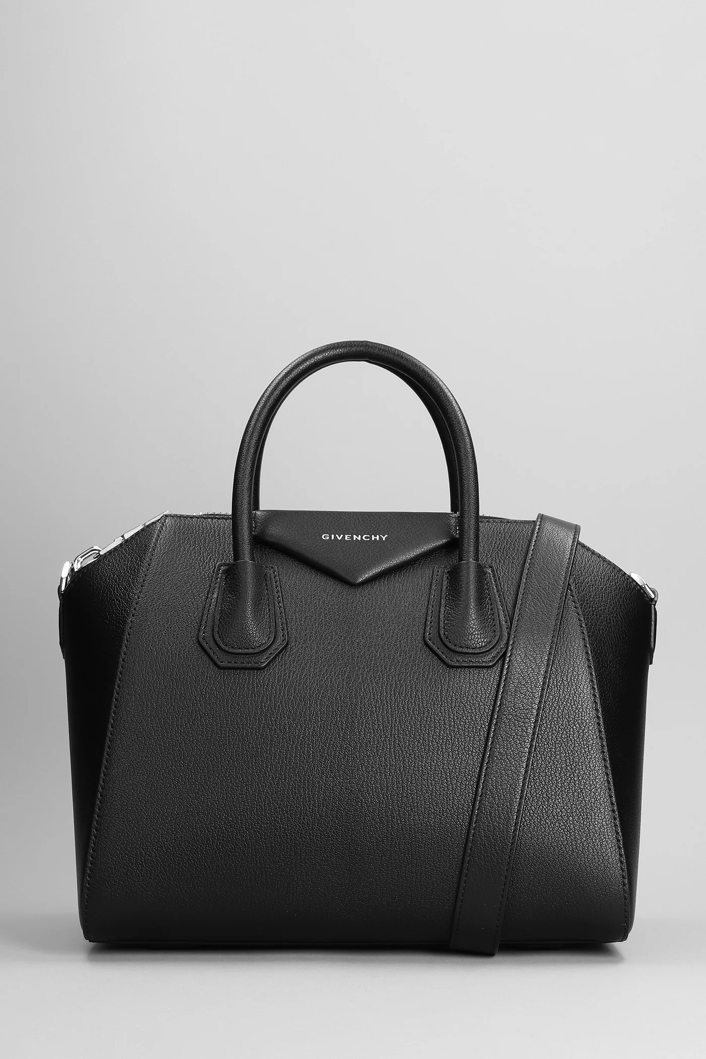Antigona Shoulder bag in black leather