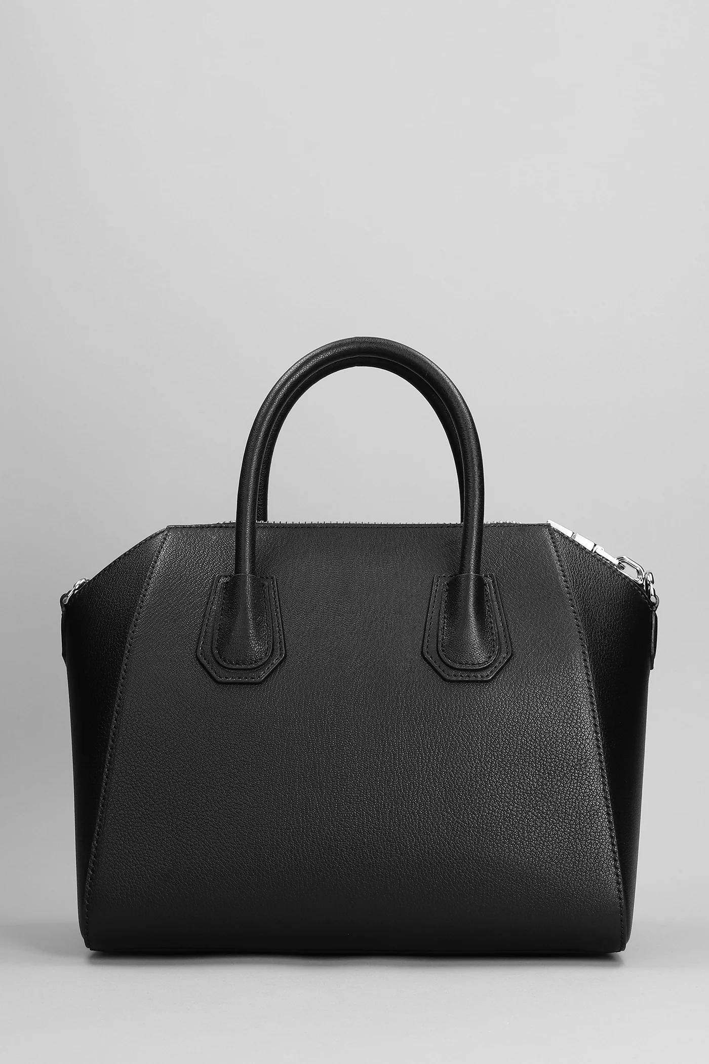 Antigona Shoulder bag in black leather - Image 3