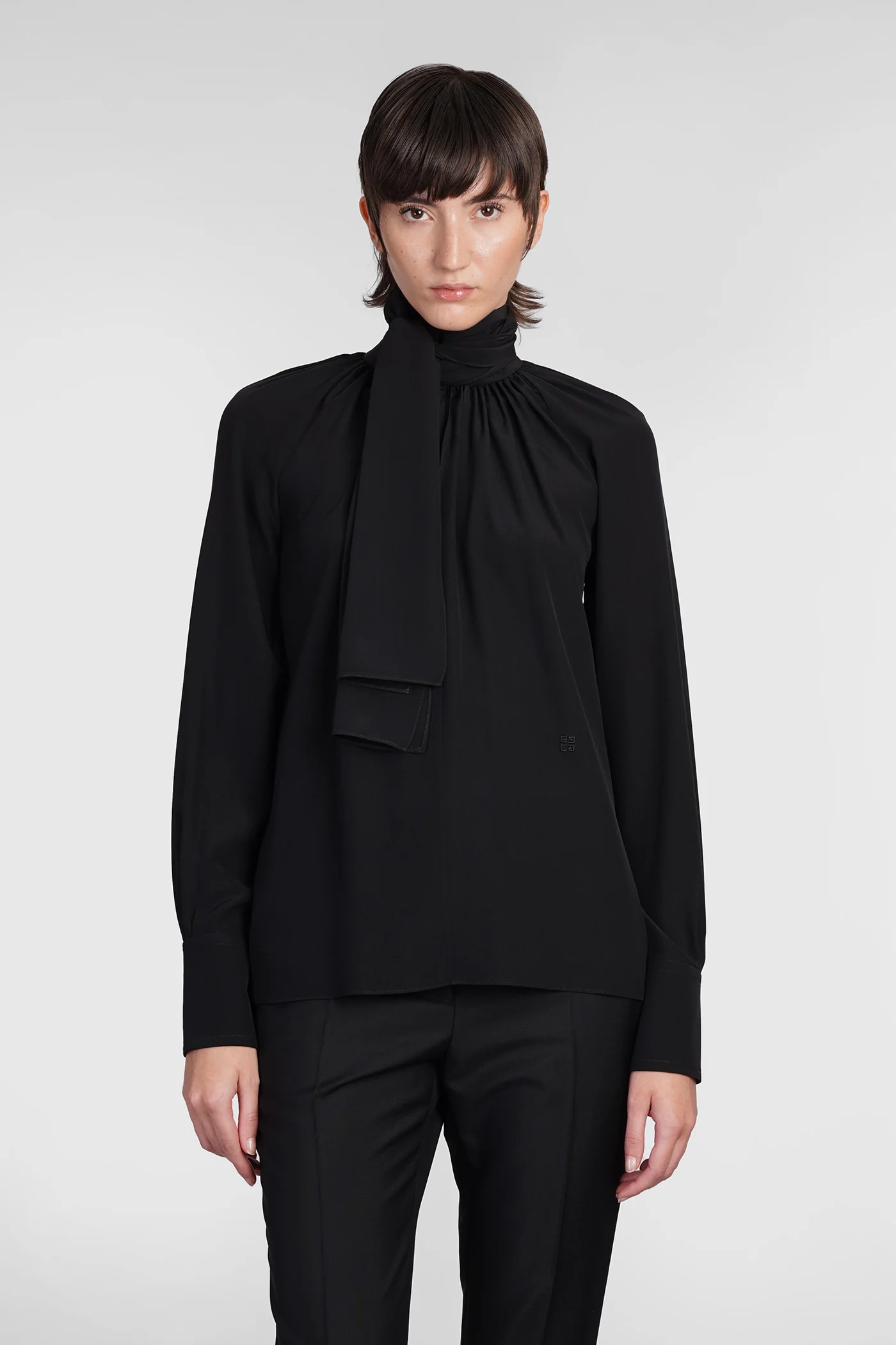 Blouse in black silk