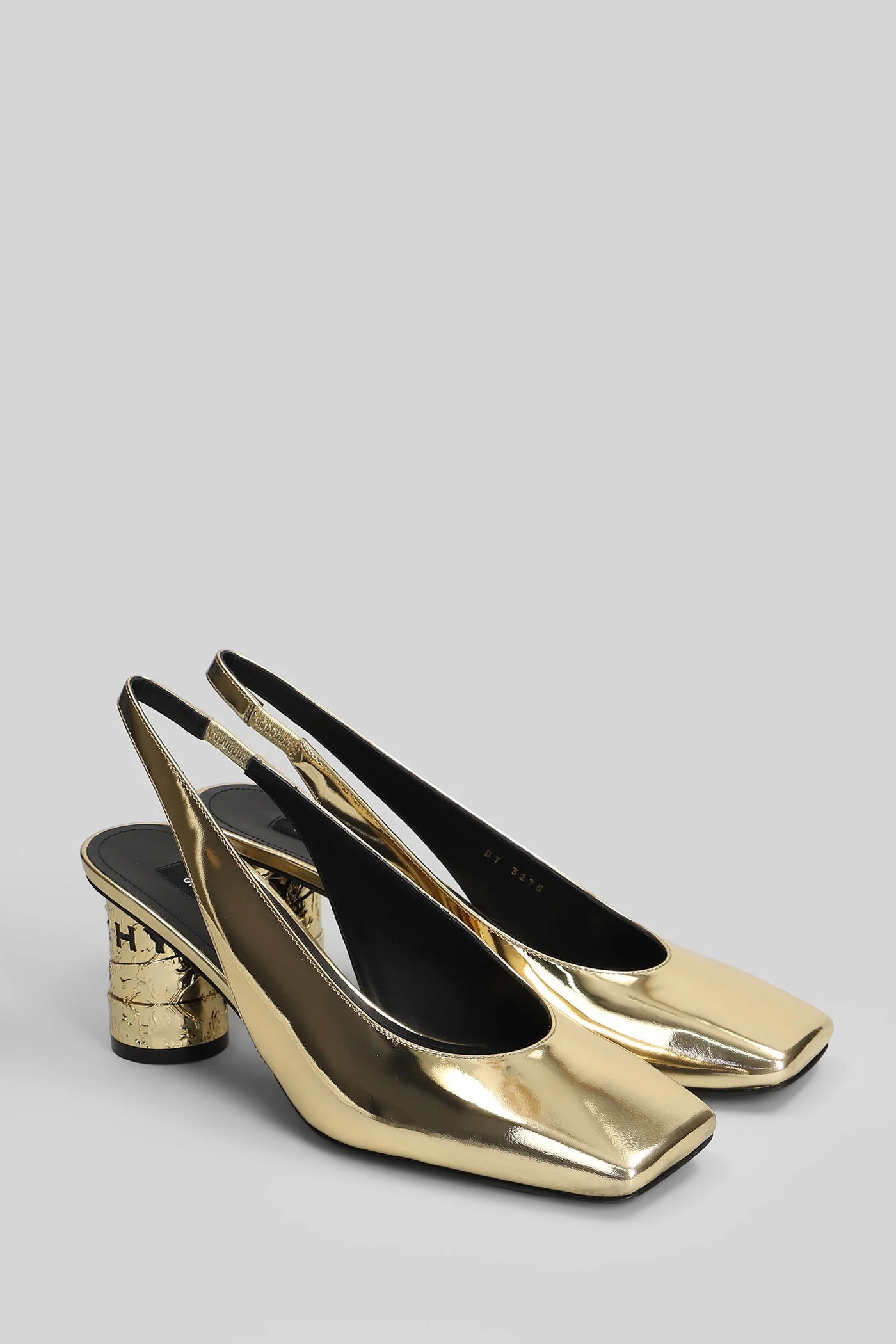 Pumps in gold leather - Image 2