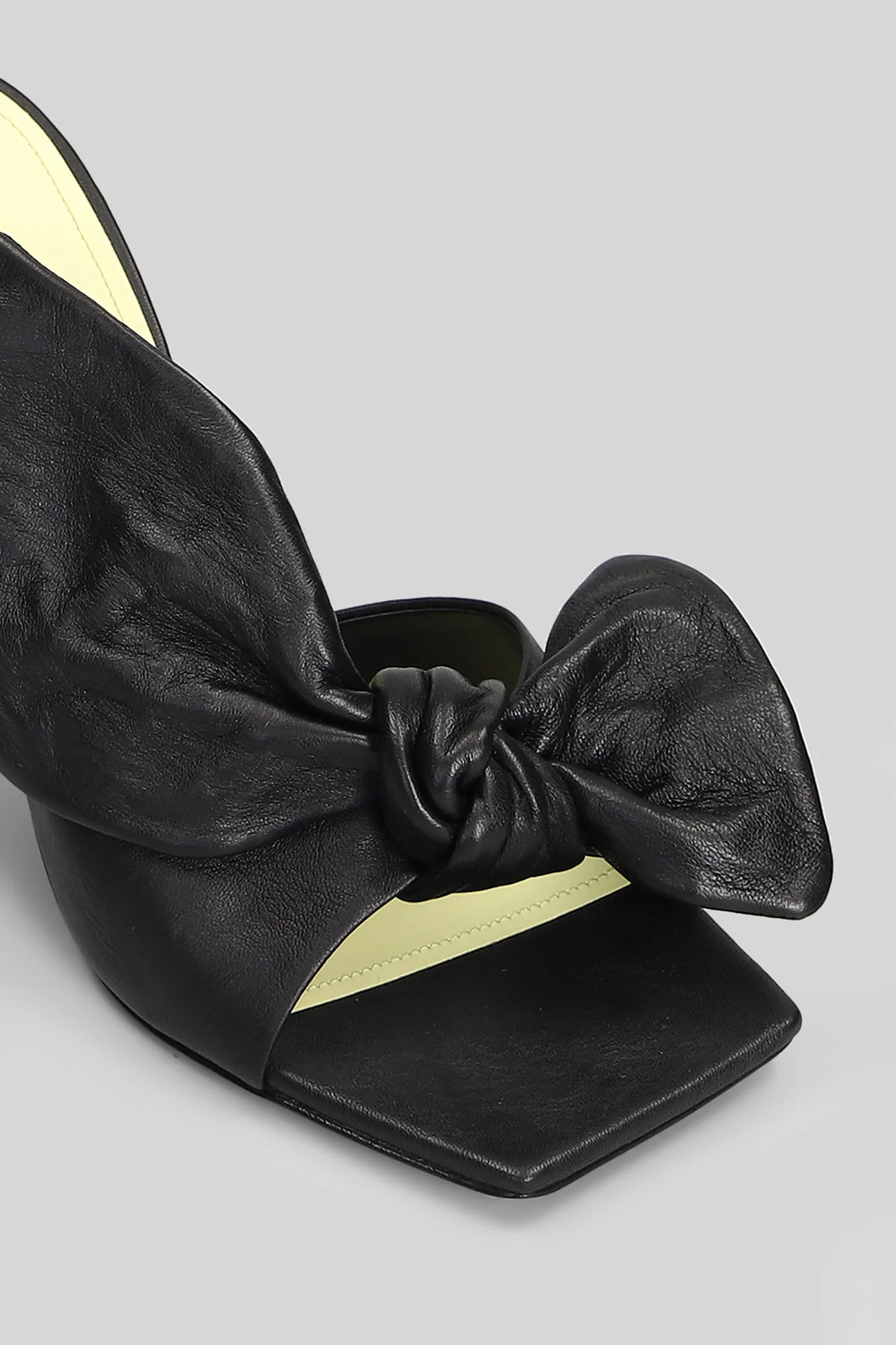 Sandals in black leather - Image 5