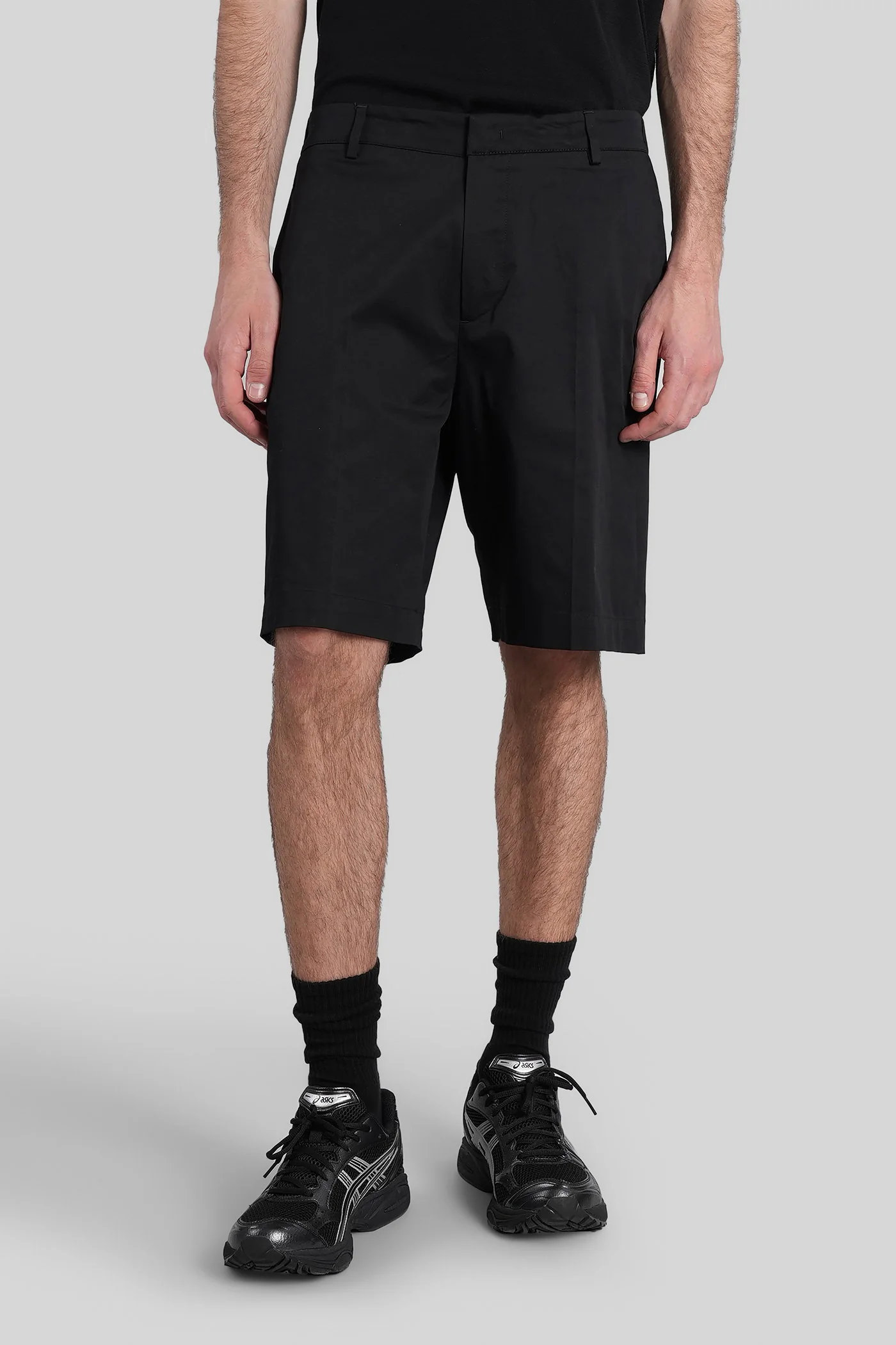 Ridge Shorts in black cotton