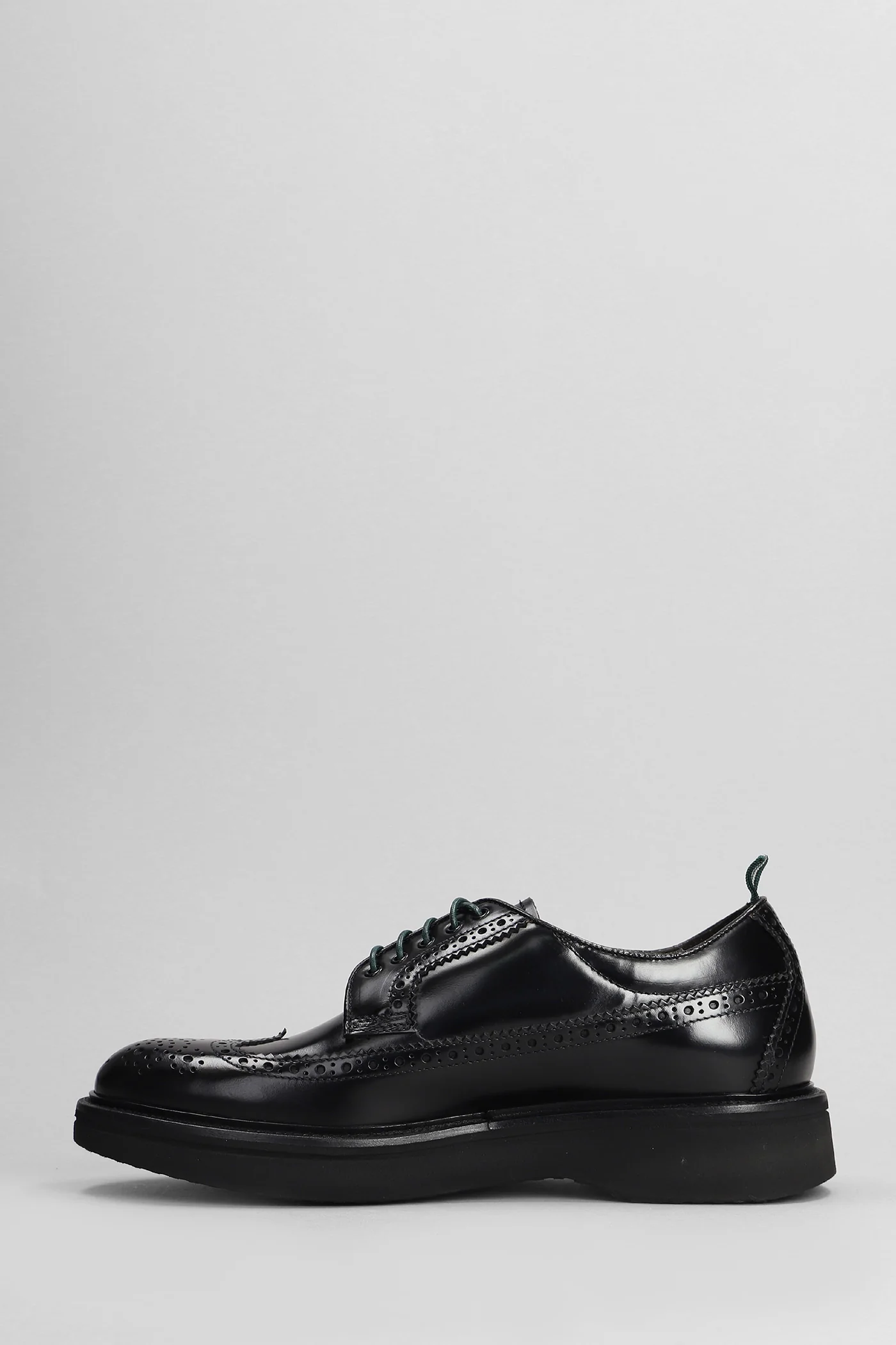 Lace up shoes in black leather - Image 3