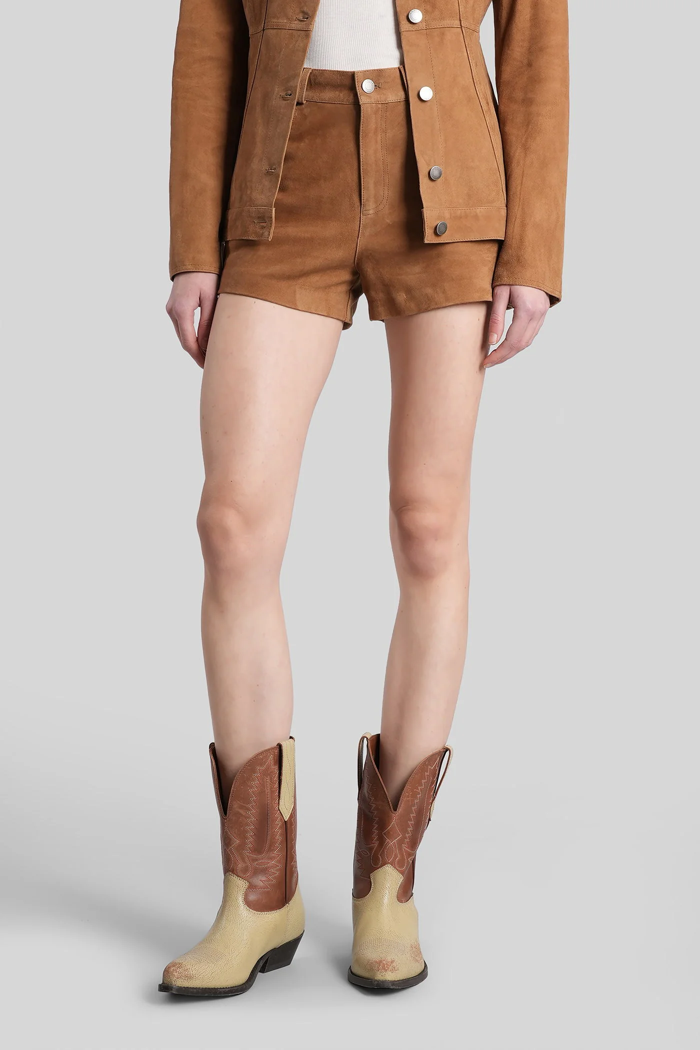 Brit Shorts in brown leather