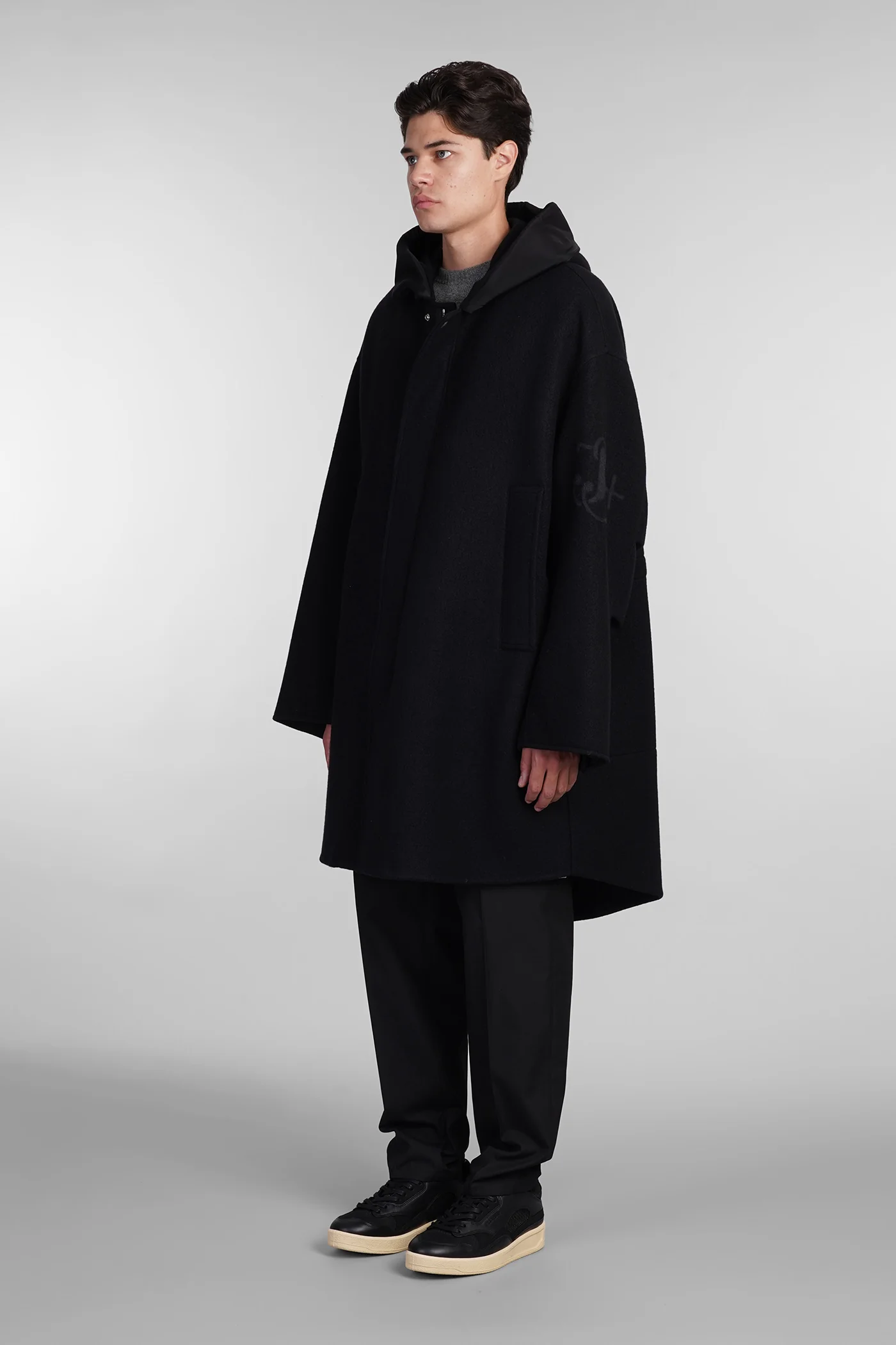 Coat in black wool - Image 4