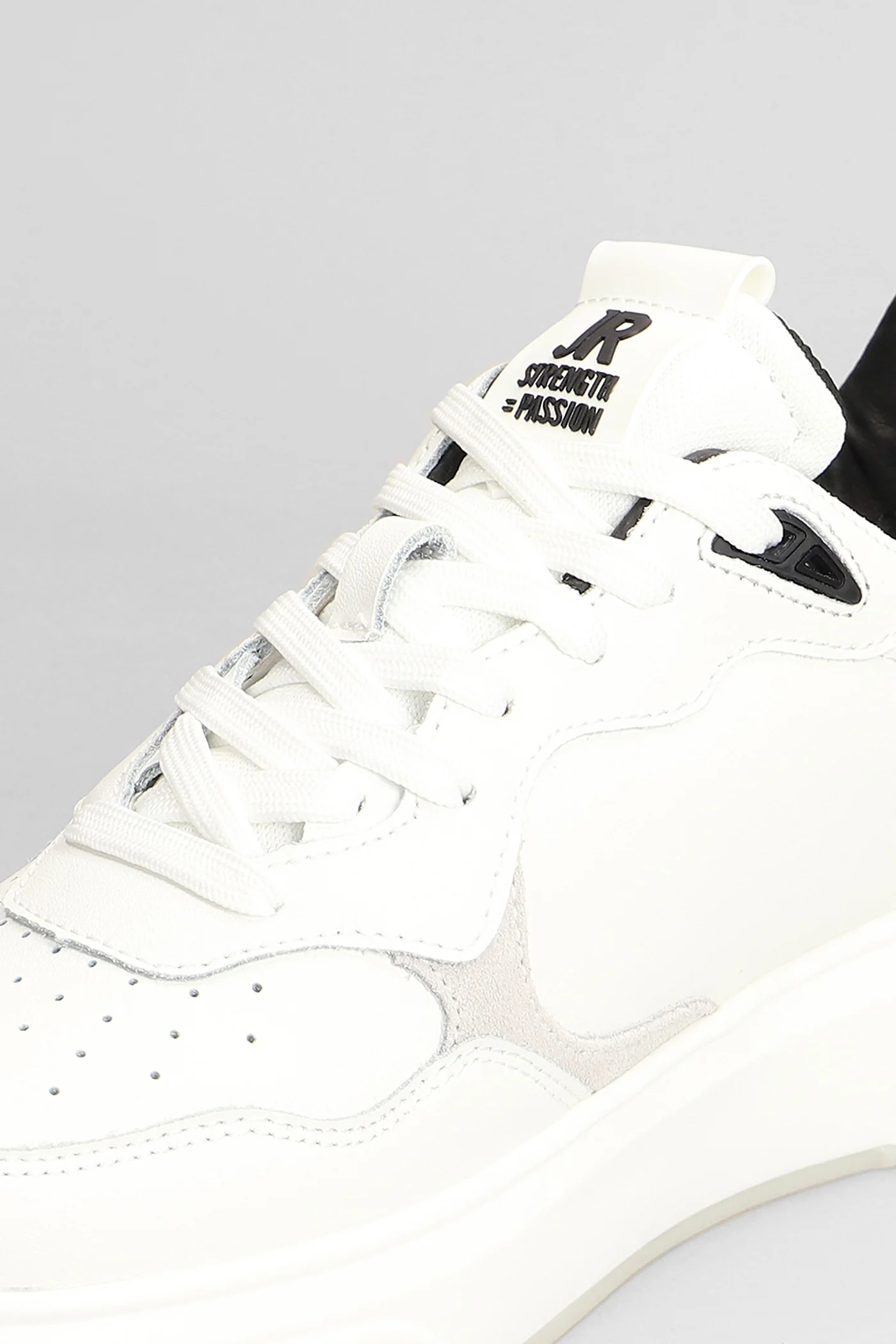Sneakers in white leather - Image 5