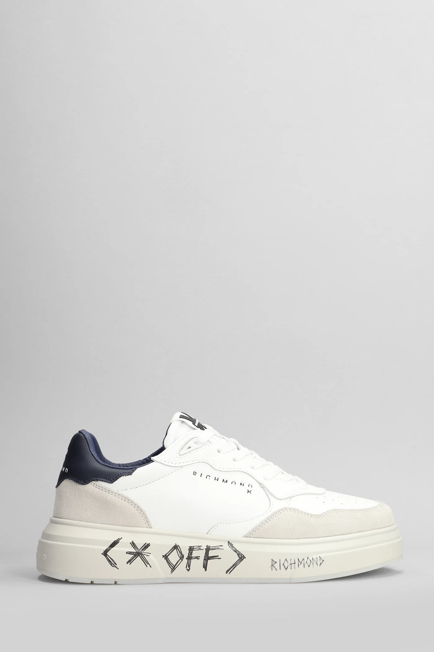 Sneakers in white suede and leather