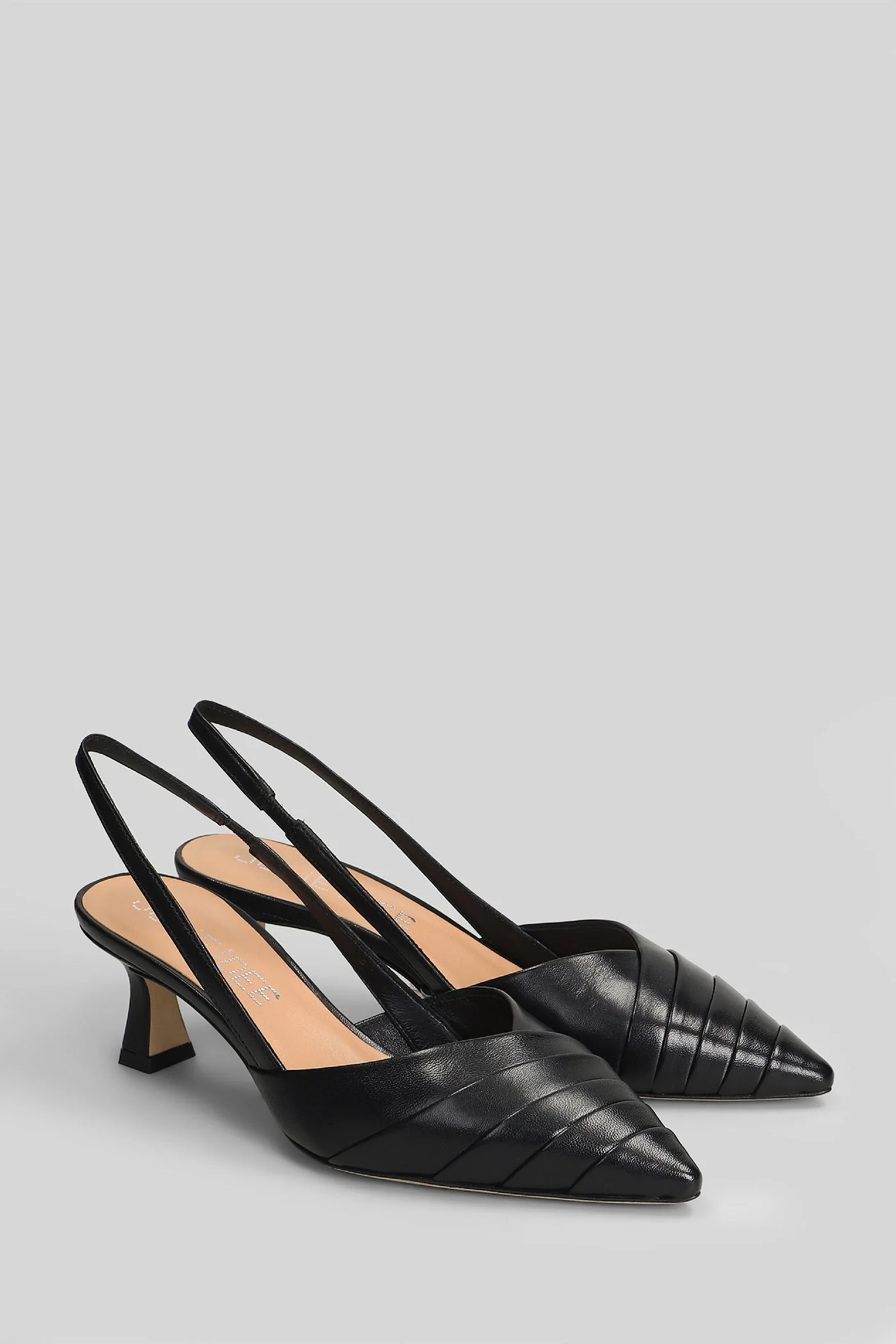 Pumps in black leather - Image 2