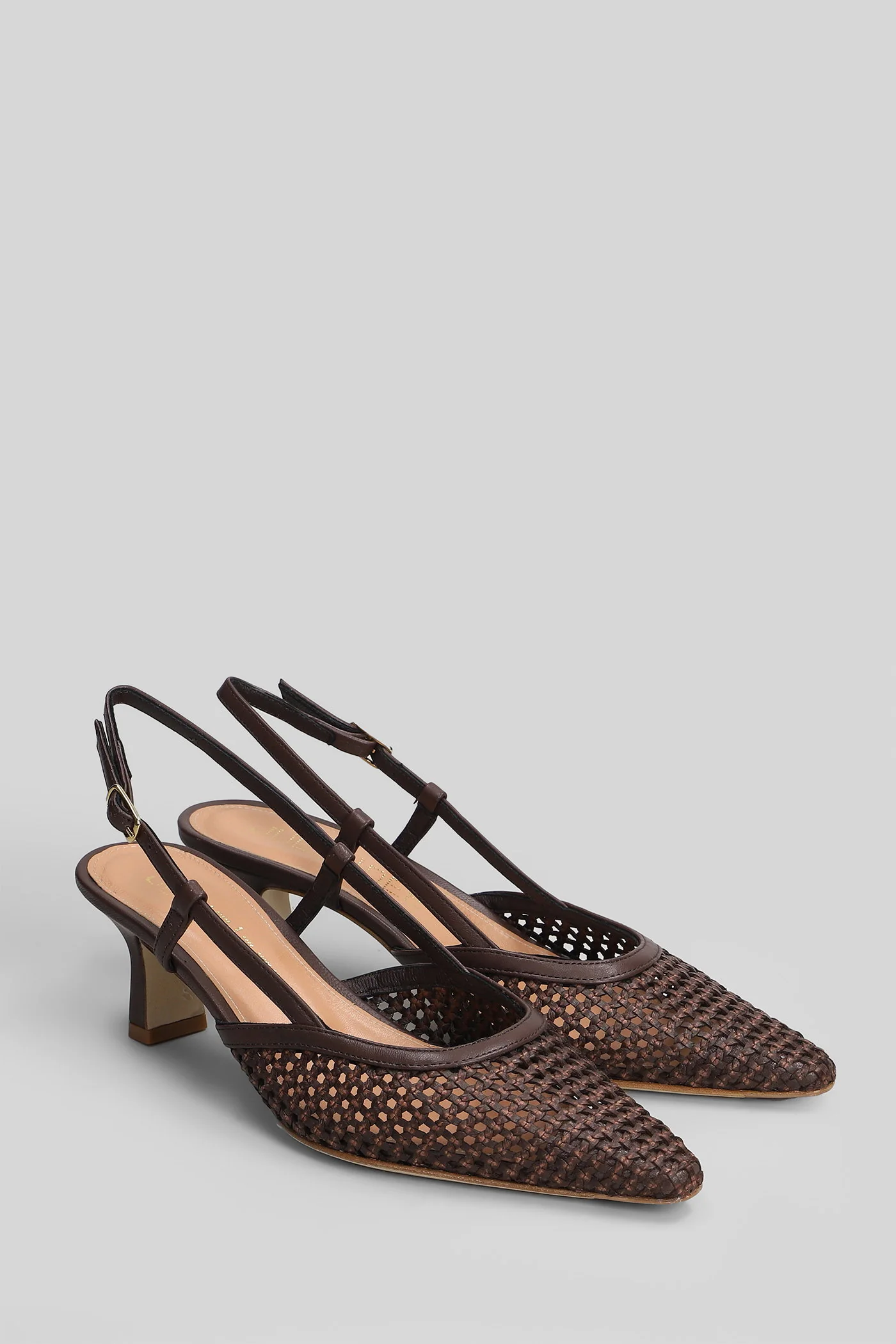 Pumps in dark brown leather - Image 2