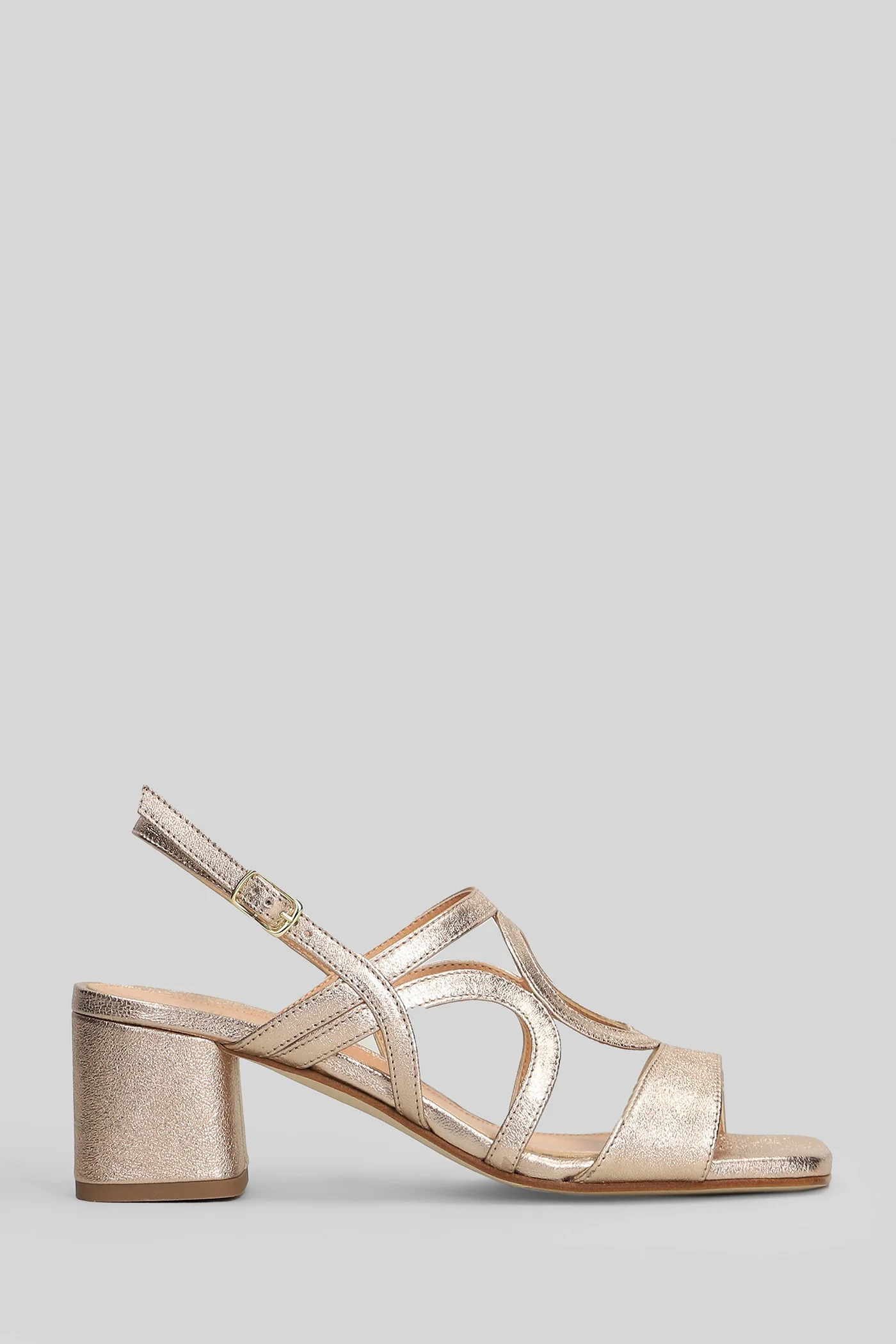 Sandals in copper leather