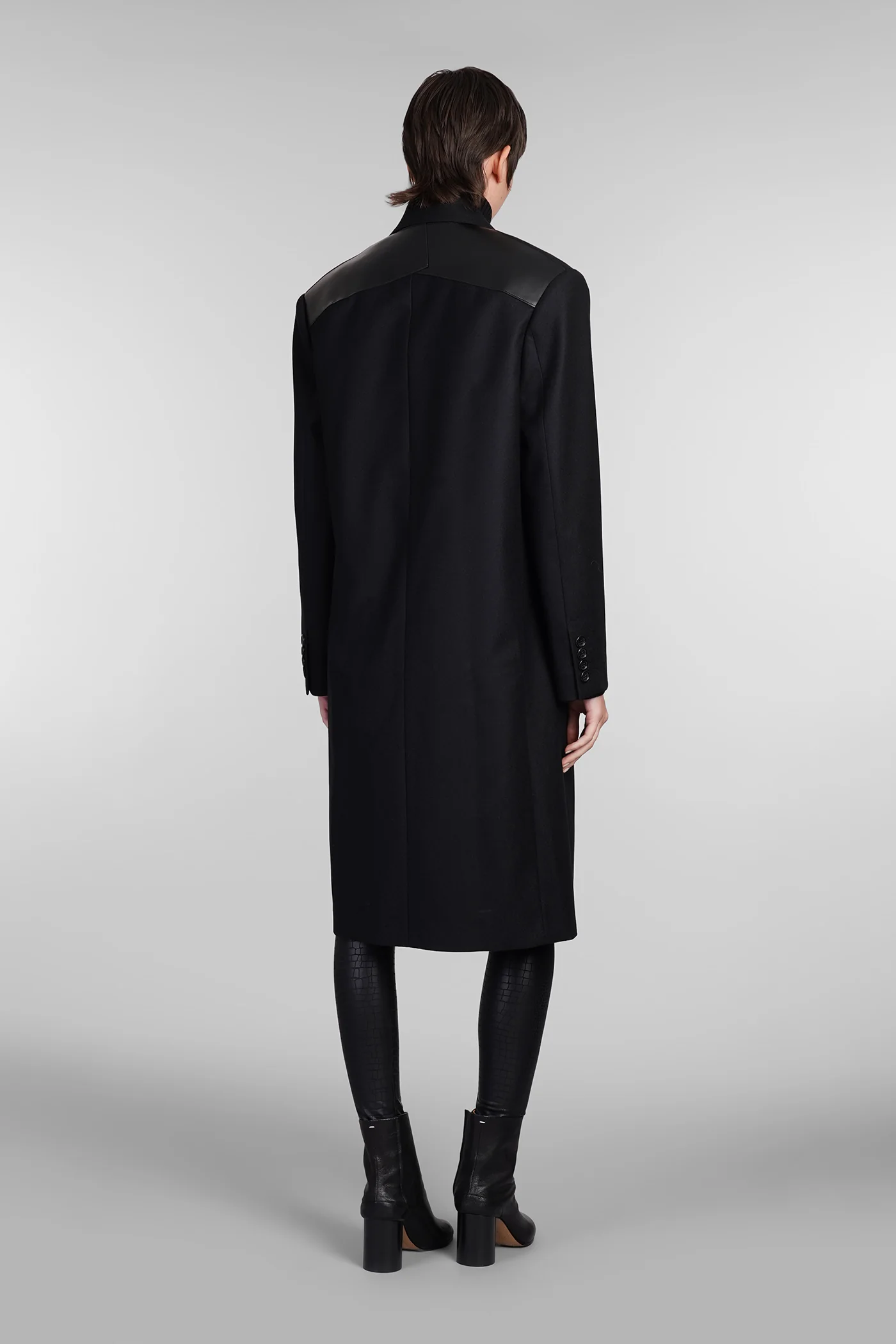 Coat in black wool - Image 3