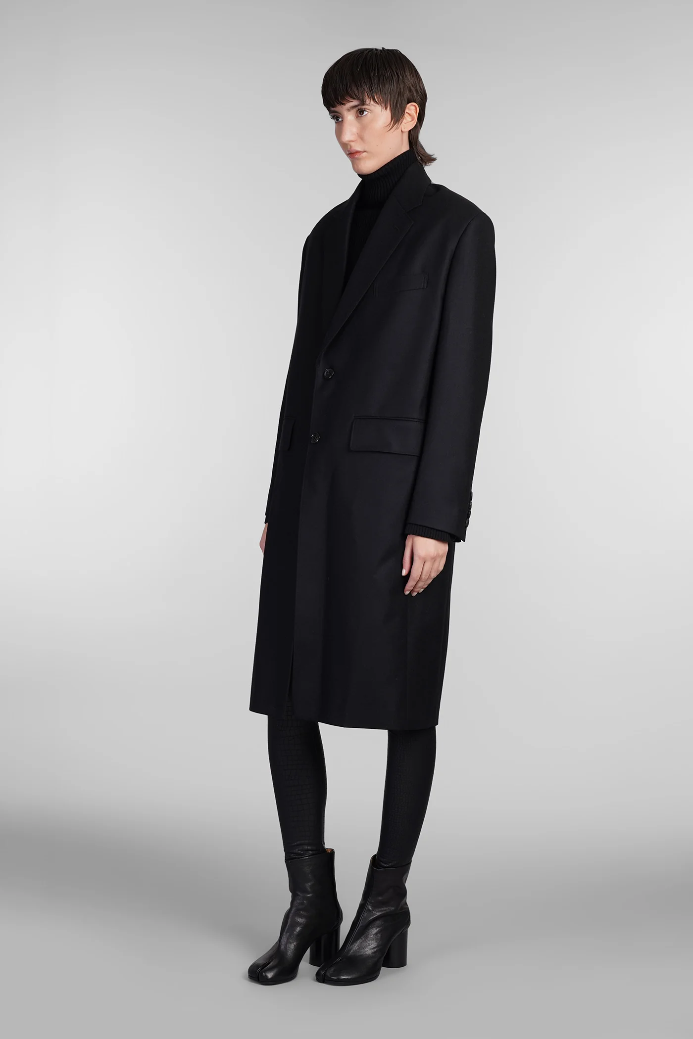 Coat in black wool - Image 4