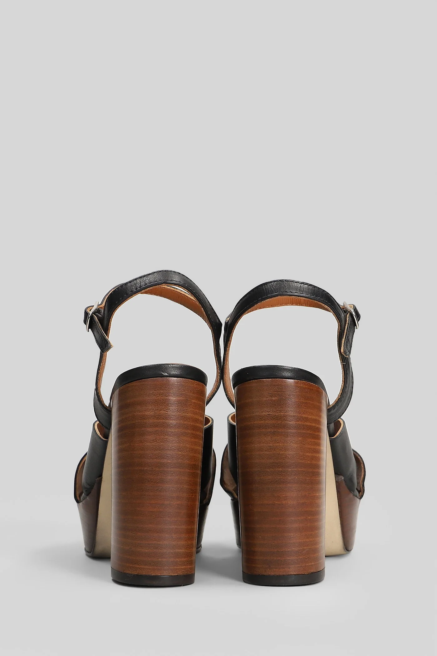Sandals in black leather - Image 4