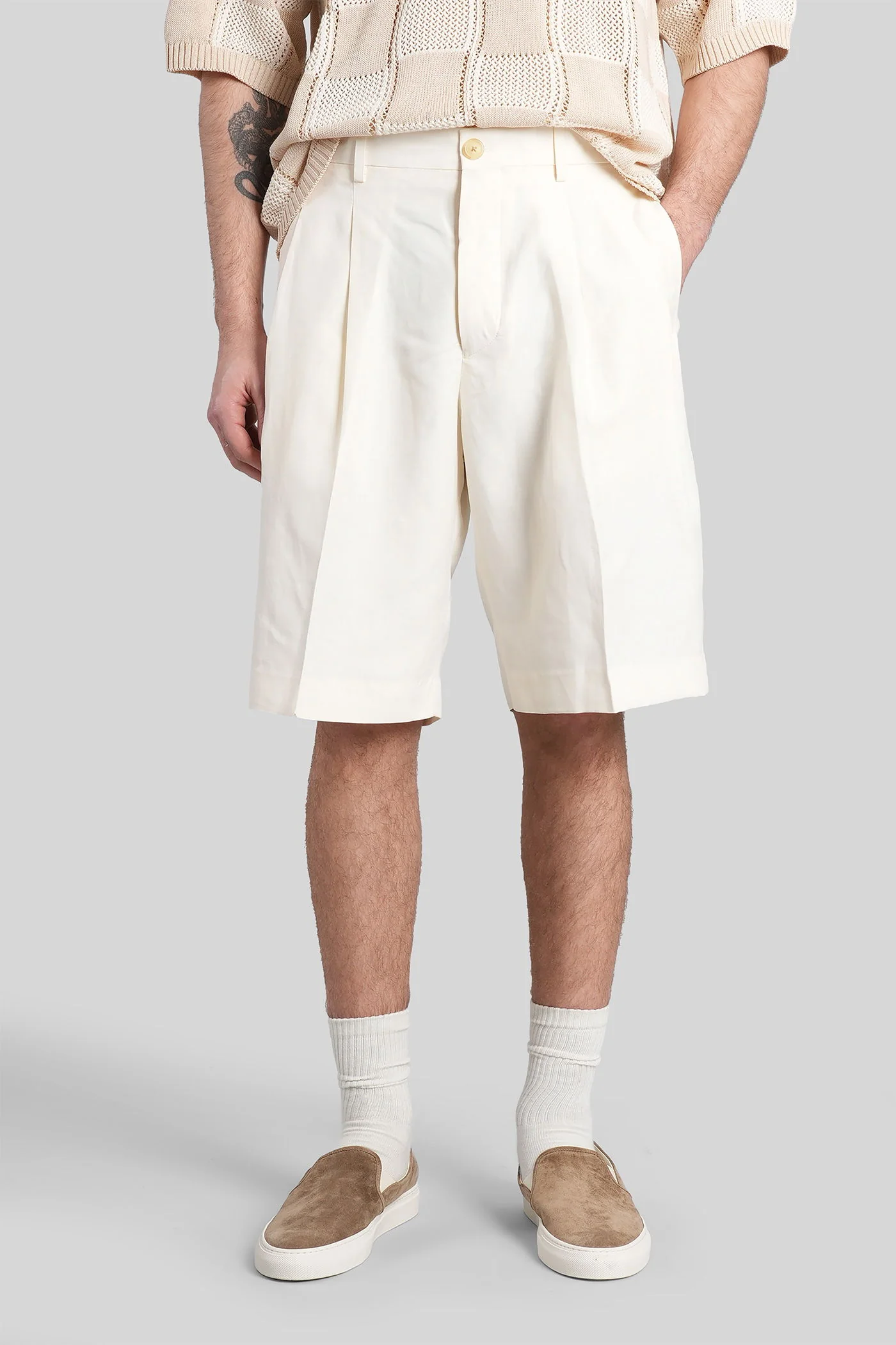 Shorts in beige viscose