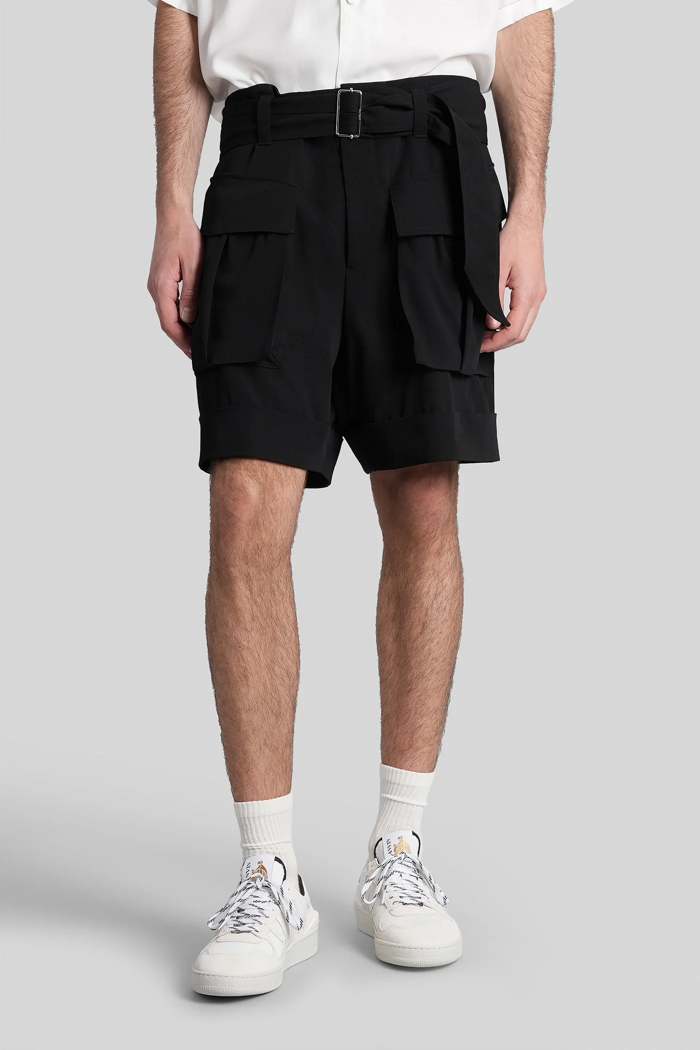 Shorts in black wool