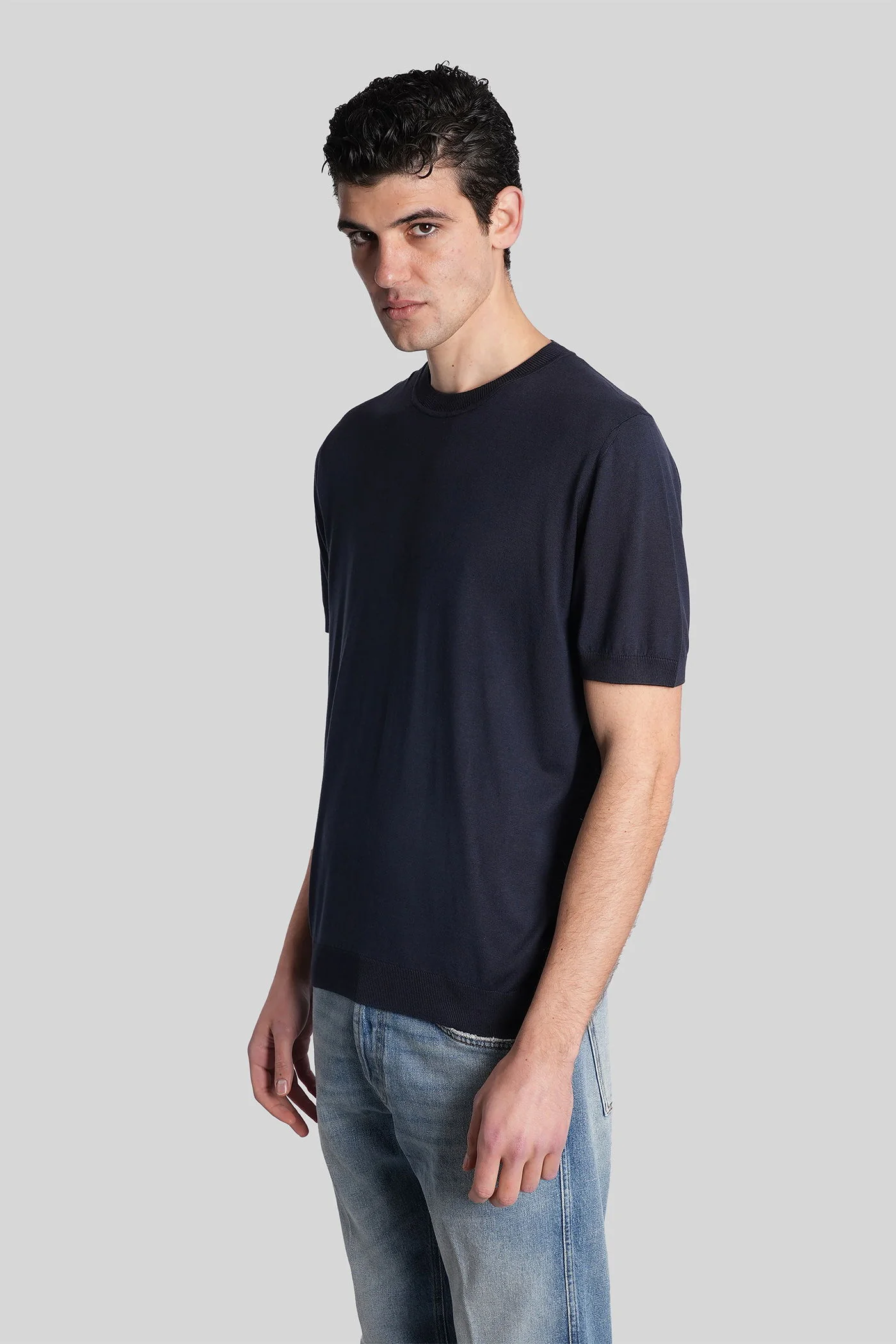 T-Shirt in blue silk - Image 4