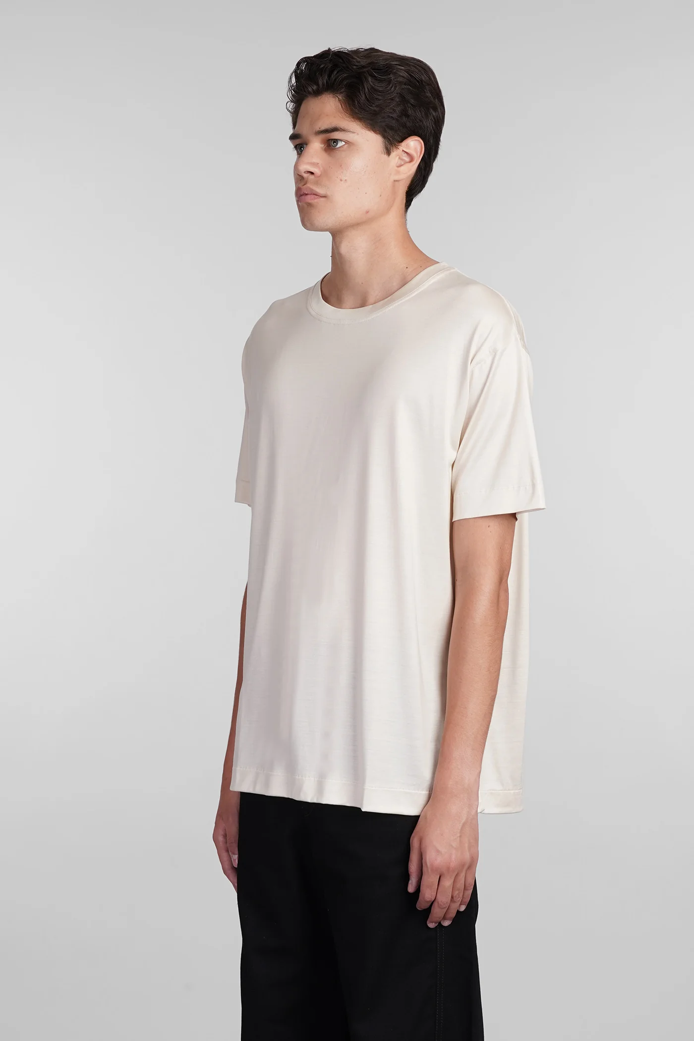 T-Shirt in beige silk - Image 4