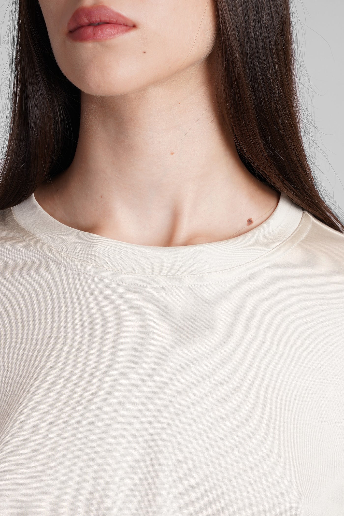 T-Shirt in beige silk - Image 5
