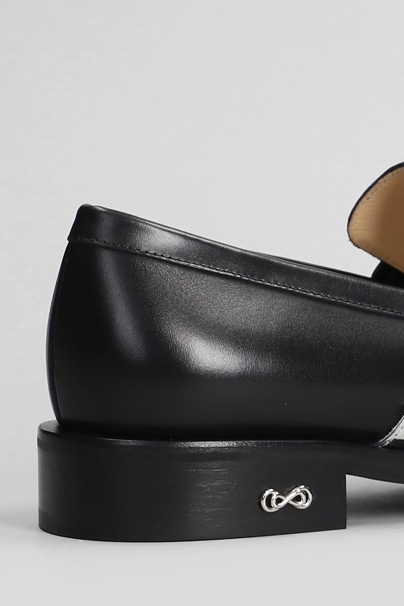 Loafers in black leather - Image 5