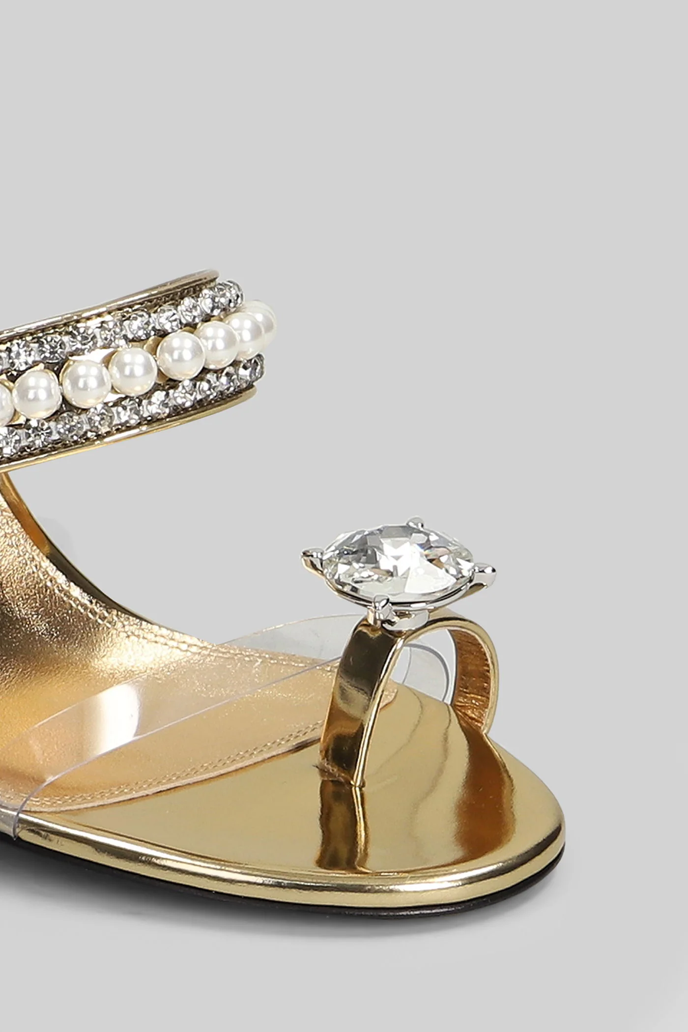 Sandals in gold leather - Image 5