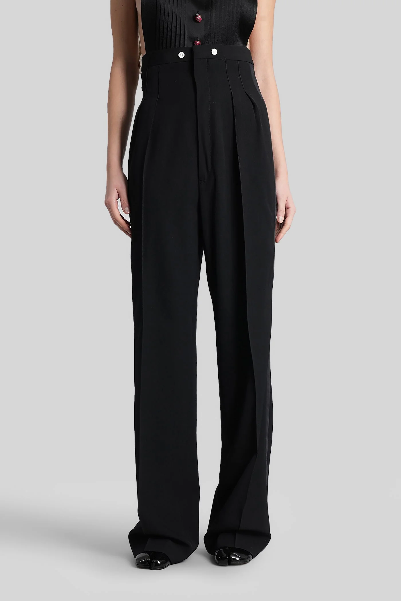Pants in black wool
