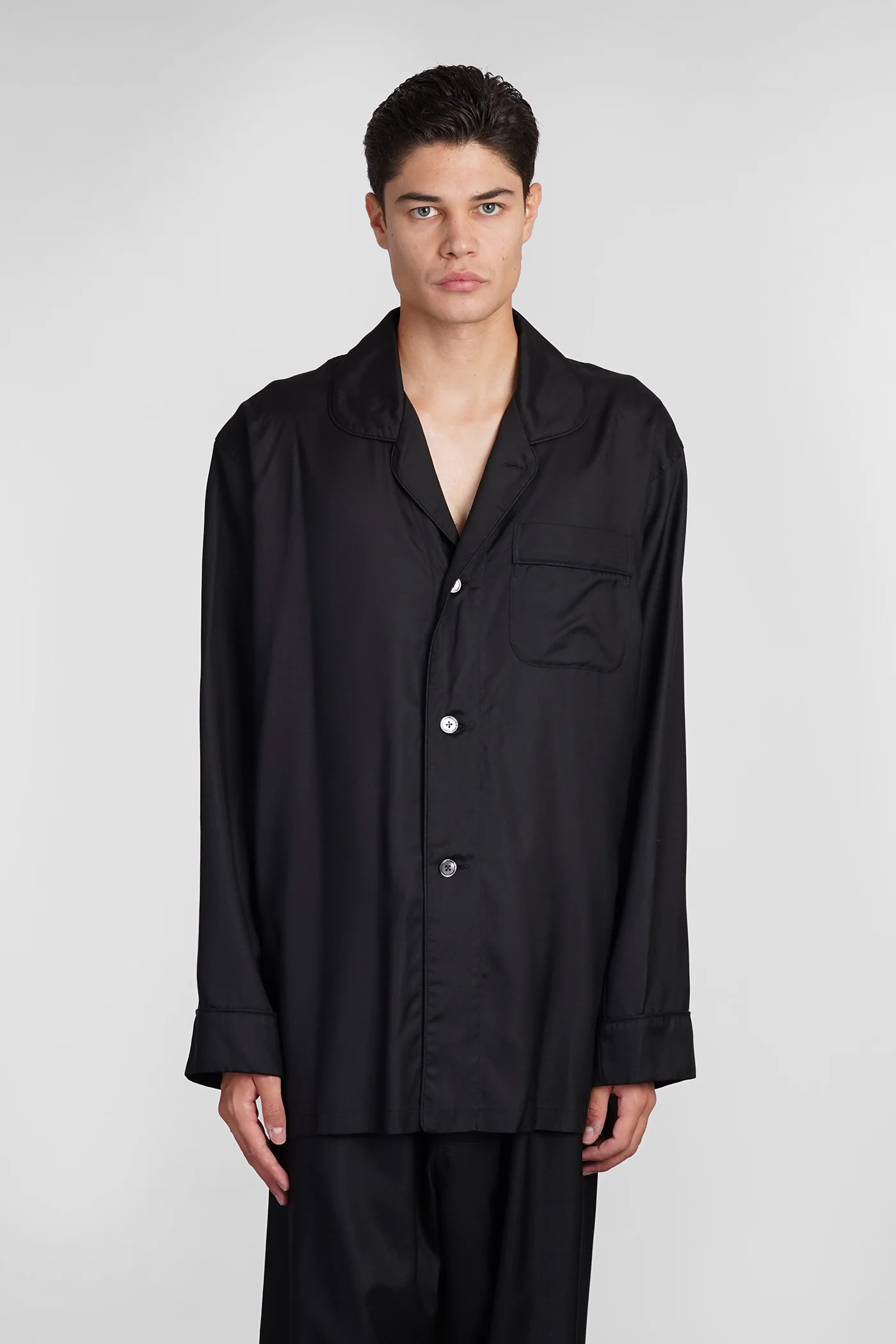 Shirt in black silk
