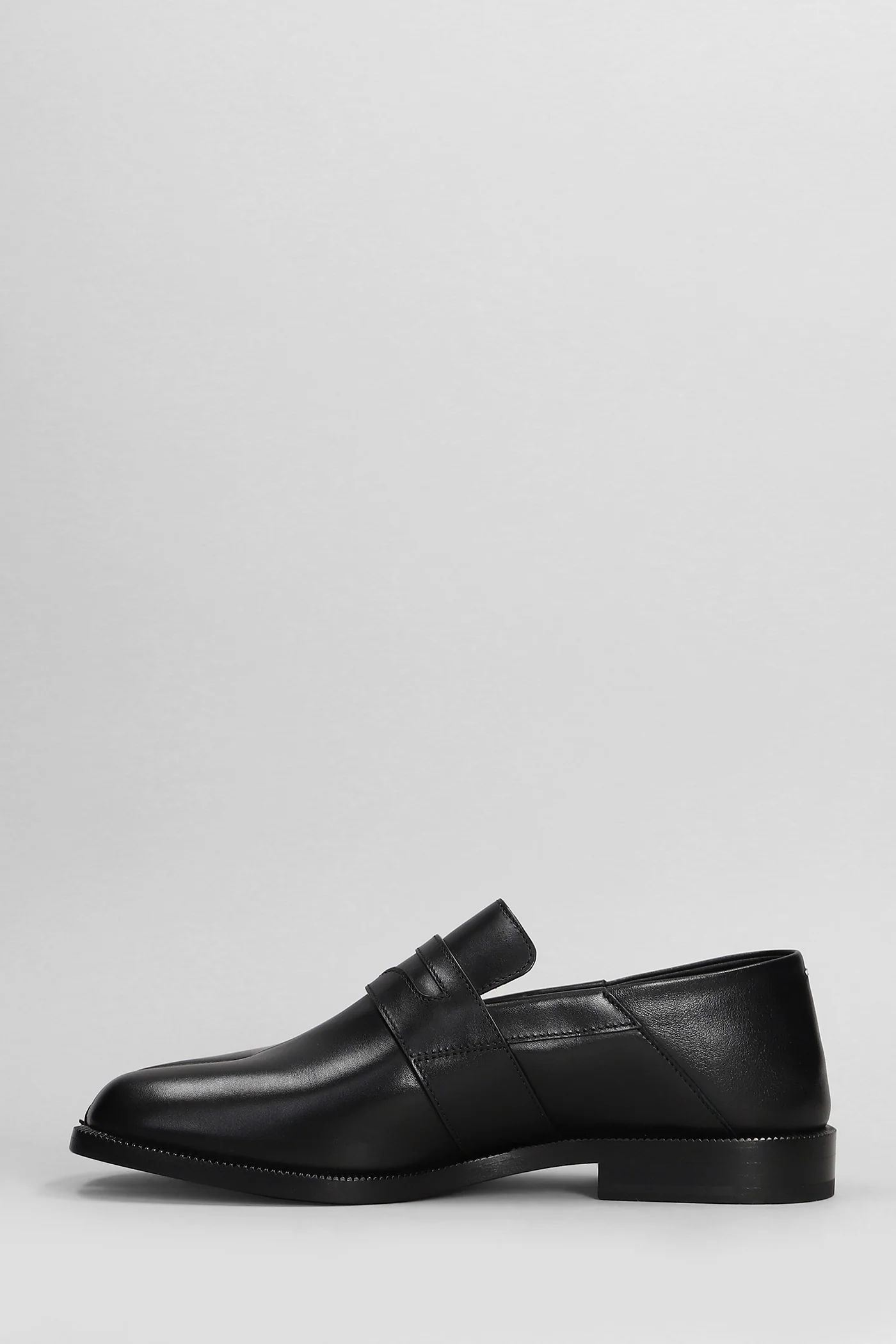 Tabi Loafers in black leather - Image 3