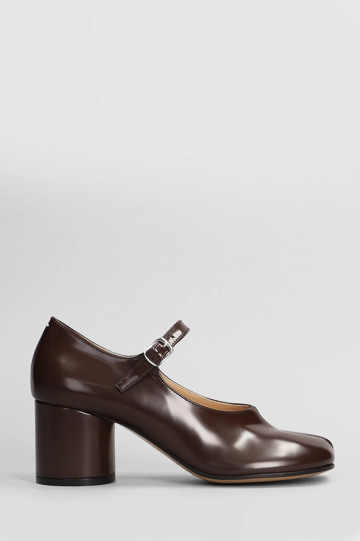 Tabi Pumps in brown leather