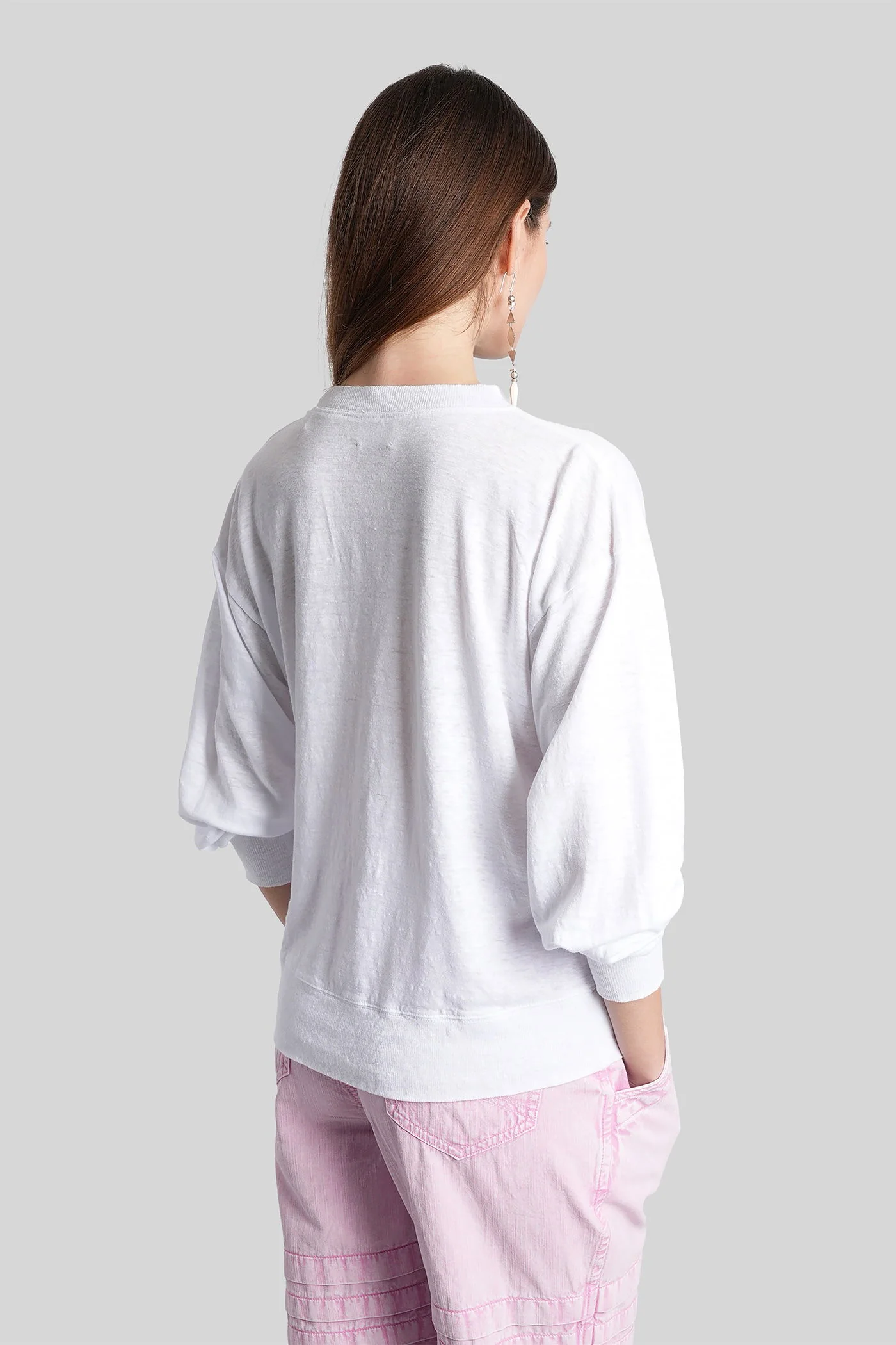 Klowia  in white linen - Image 3