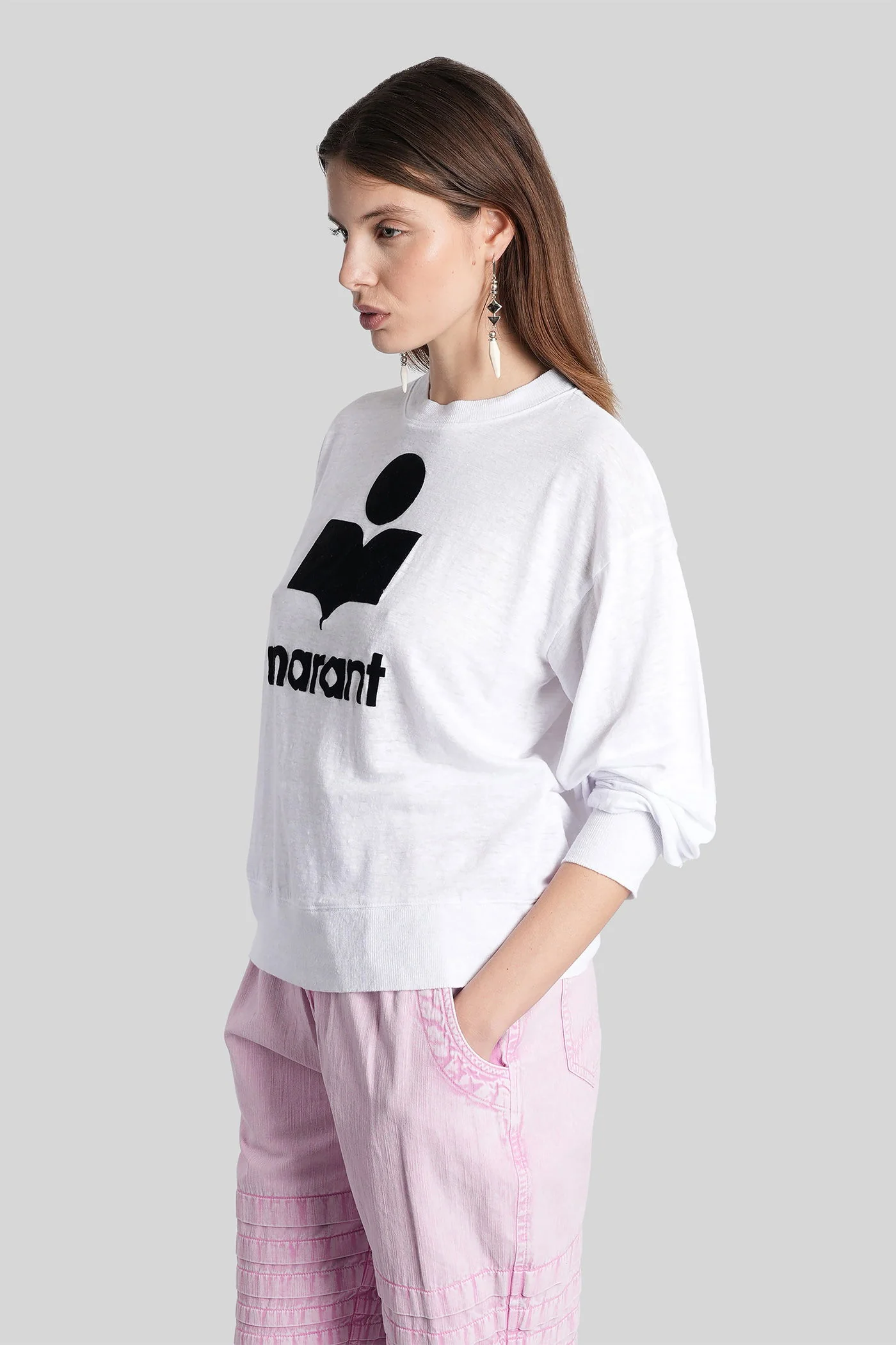 Klowia  in white linen - Image 4
