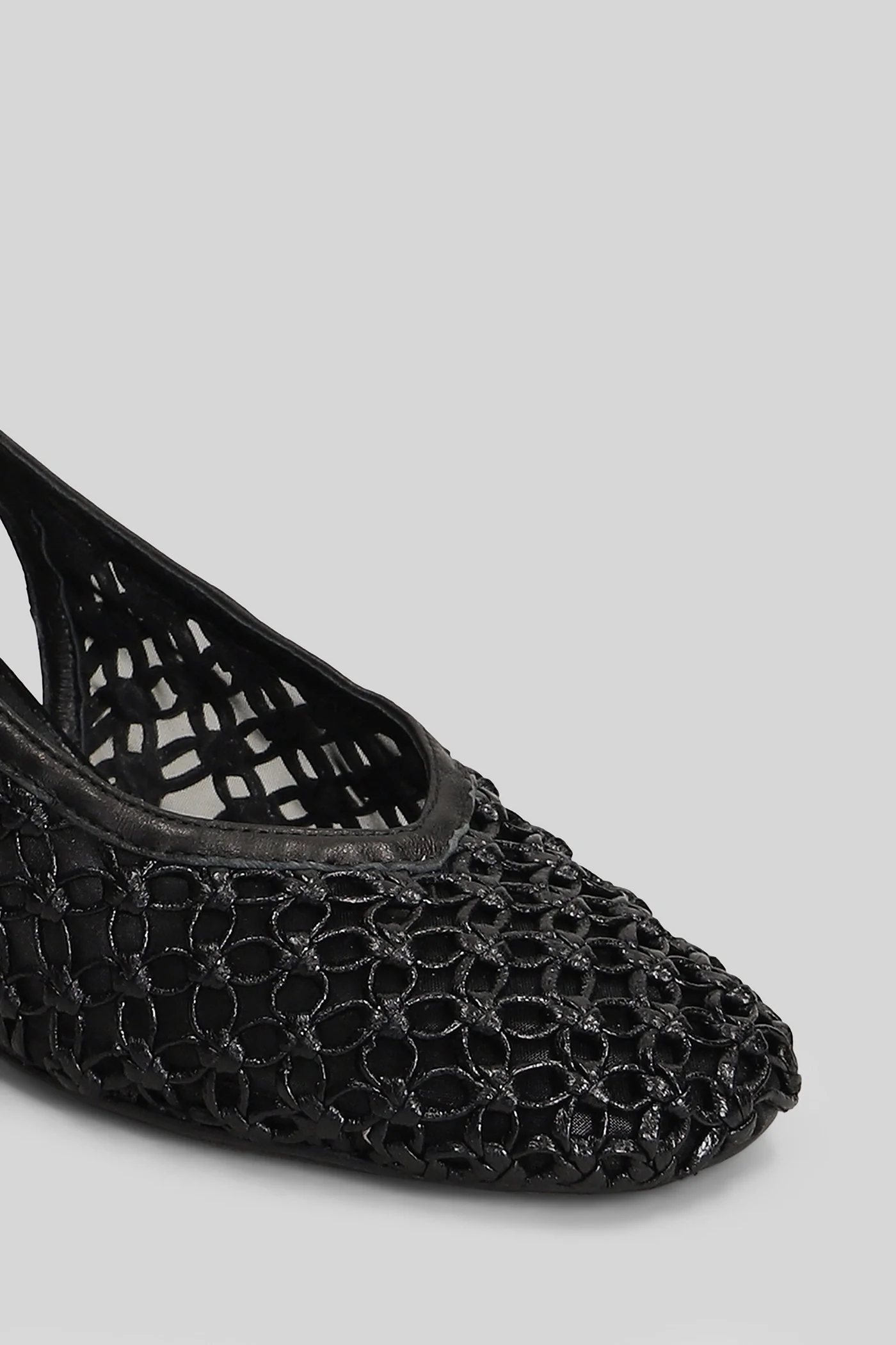 Pumps in black leather - Image 5