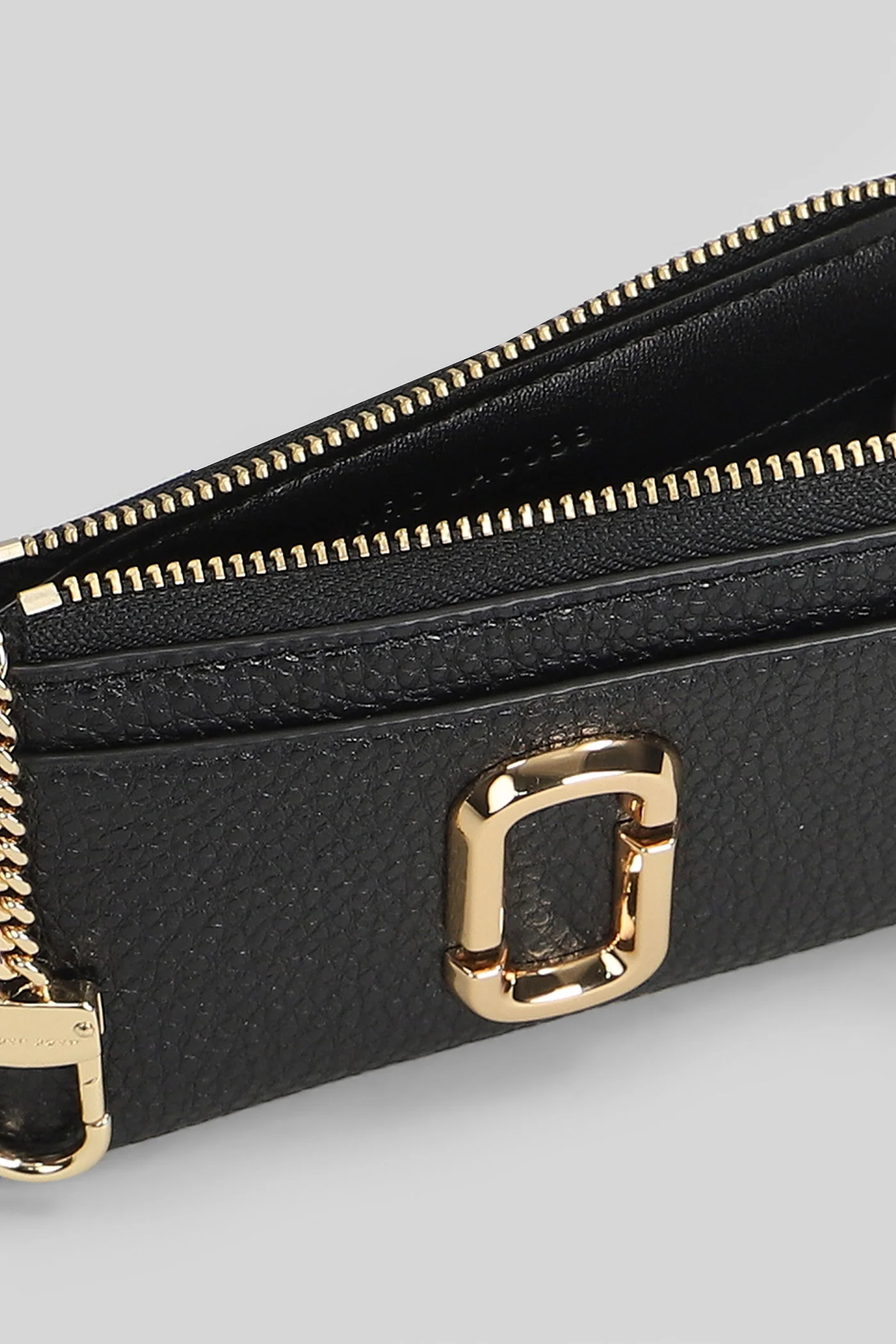 The top zip multi Wallet in black leather - Image 4