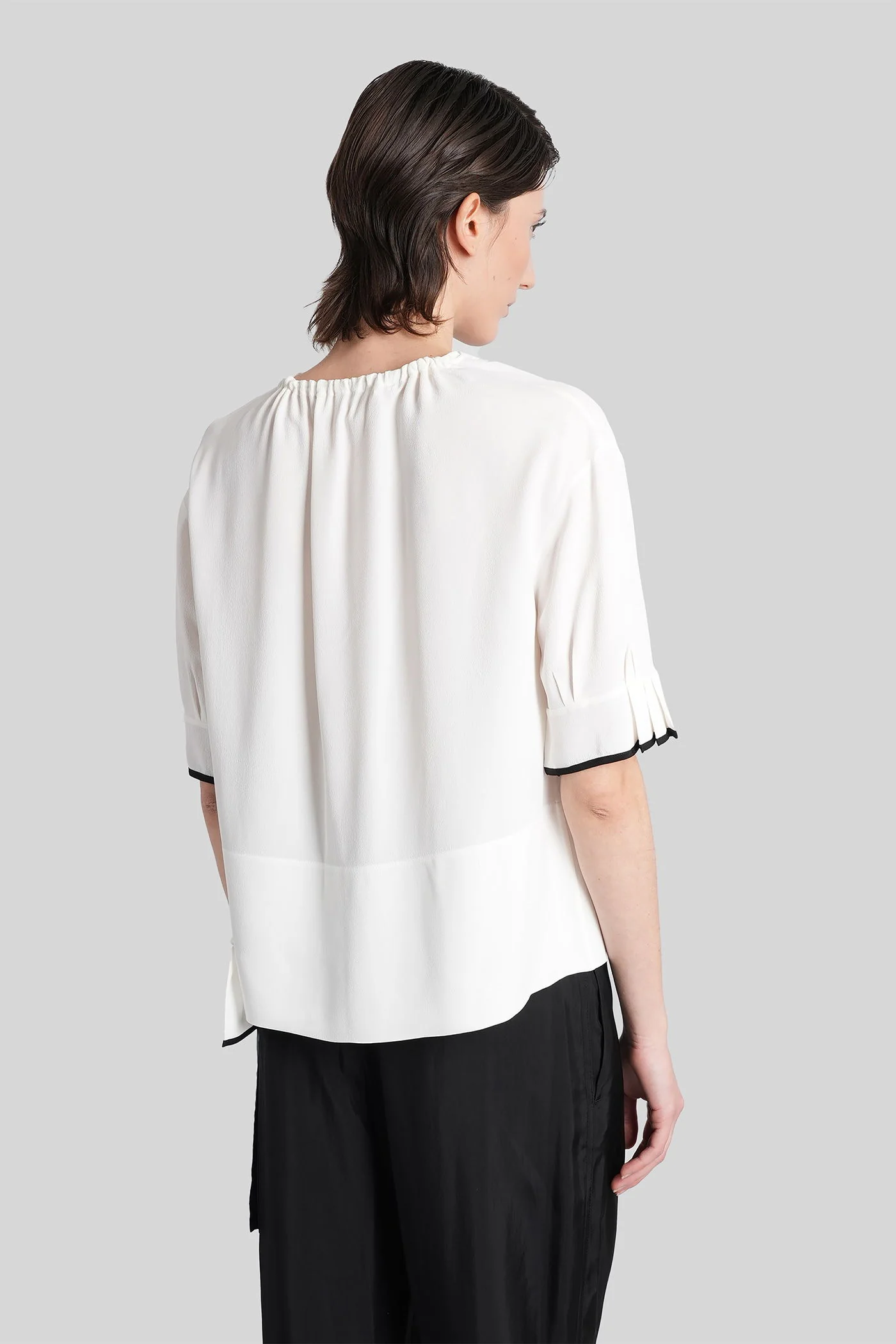 Blouse in white silk - Image 3