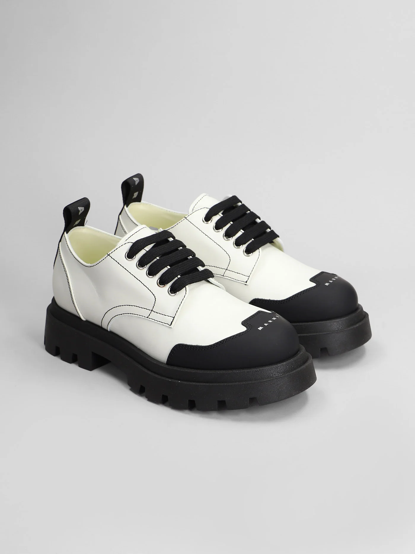 Lace up shoes in white leather - Image 2