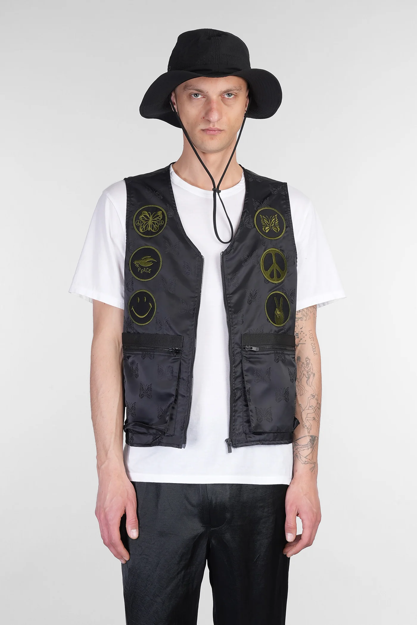 Vest in black nylon