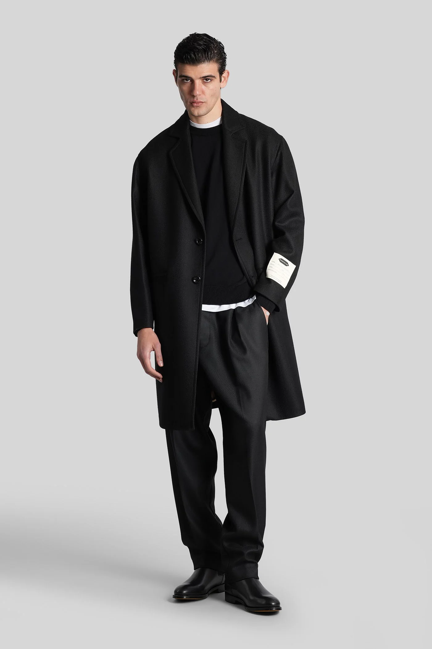 Seattle  in black wool - Image 2