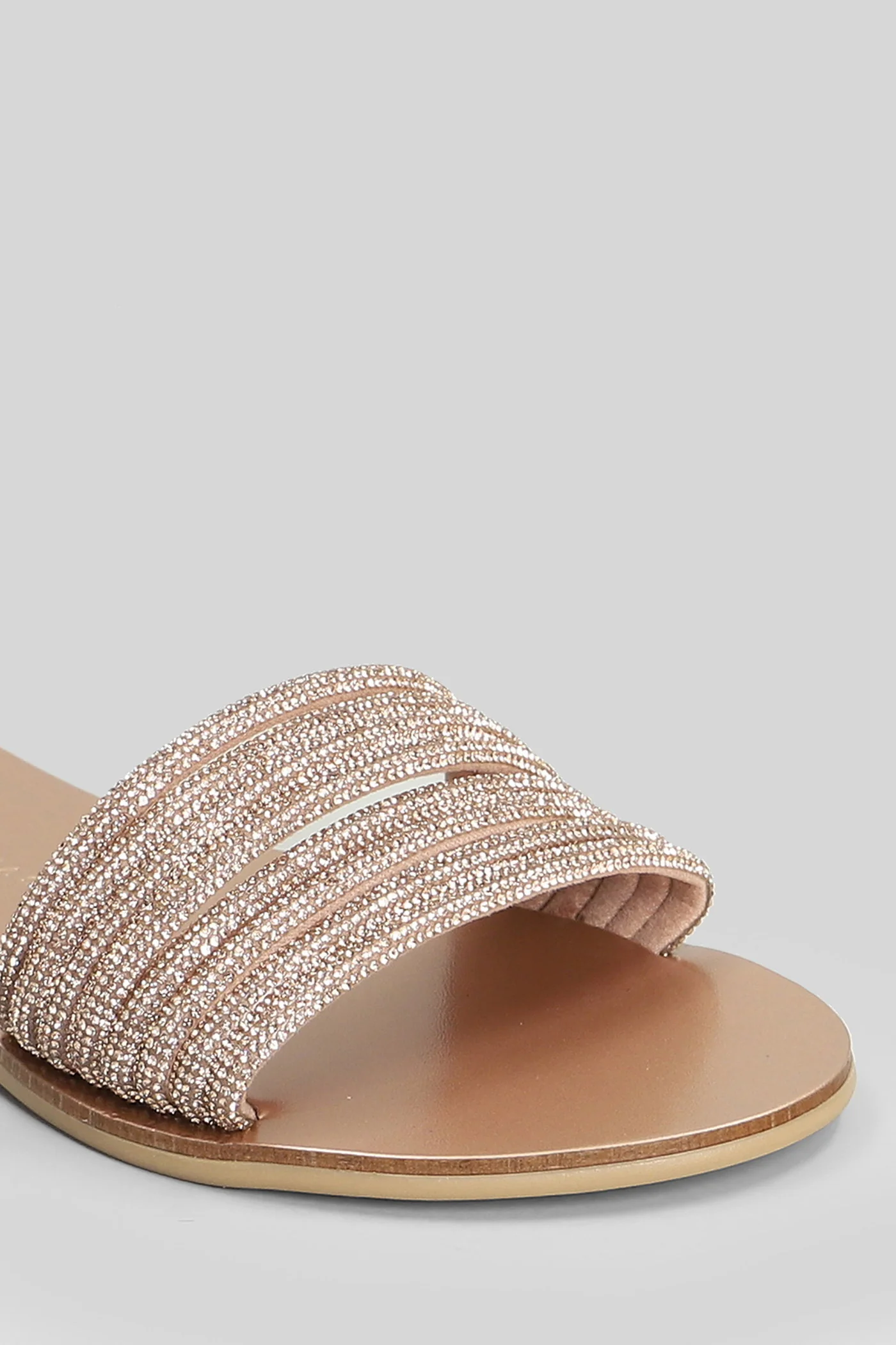 Flat sandal-slipper in powder leather - Image 5