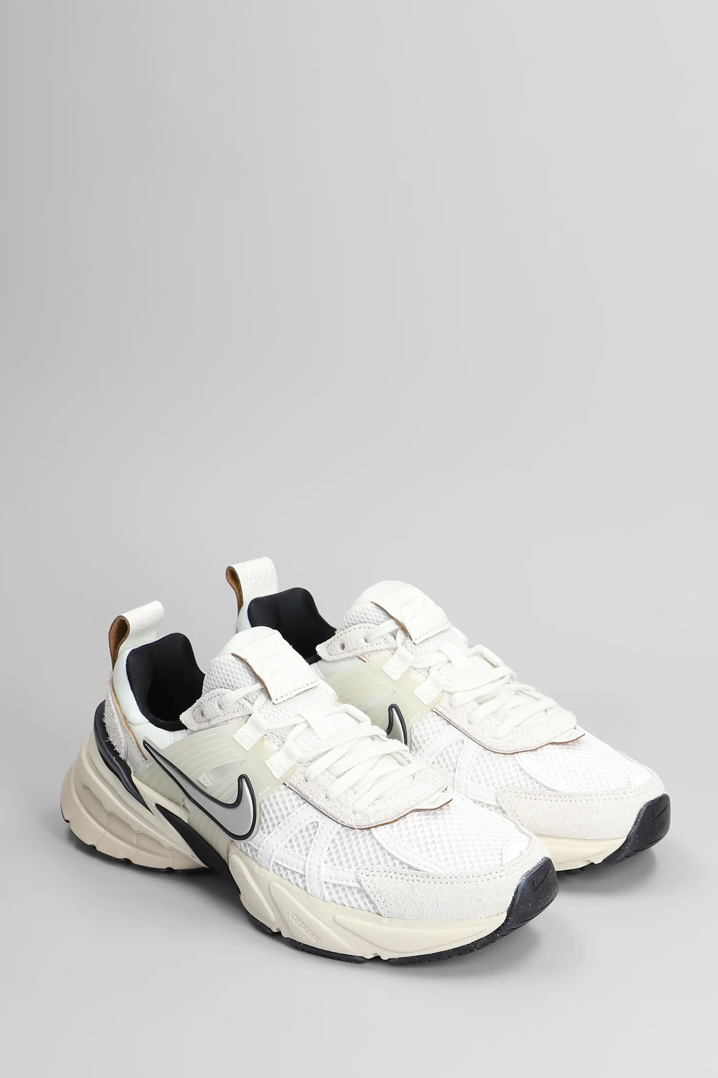 V2K Run Sneakers in white leather and fabric - Image 2
