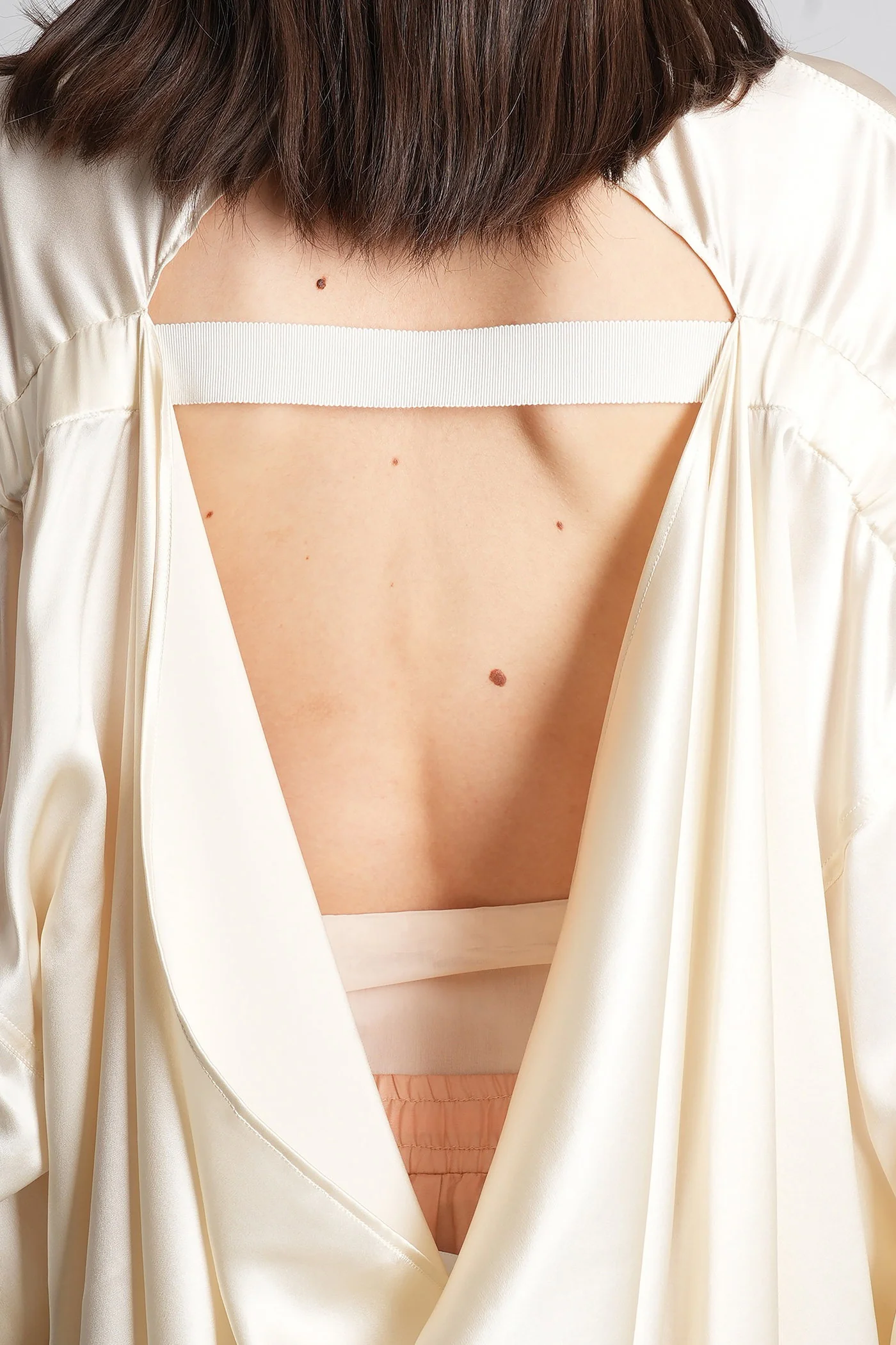Shirt in white silk - Image 5
