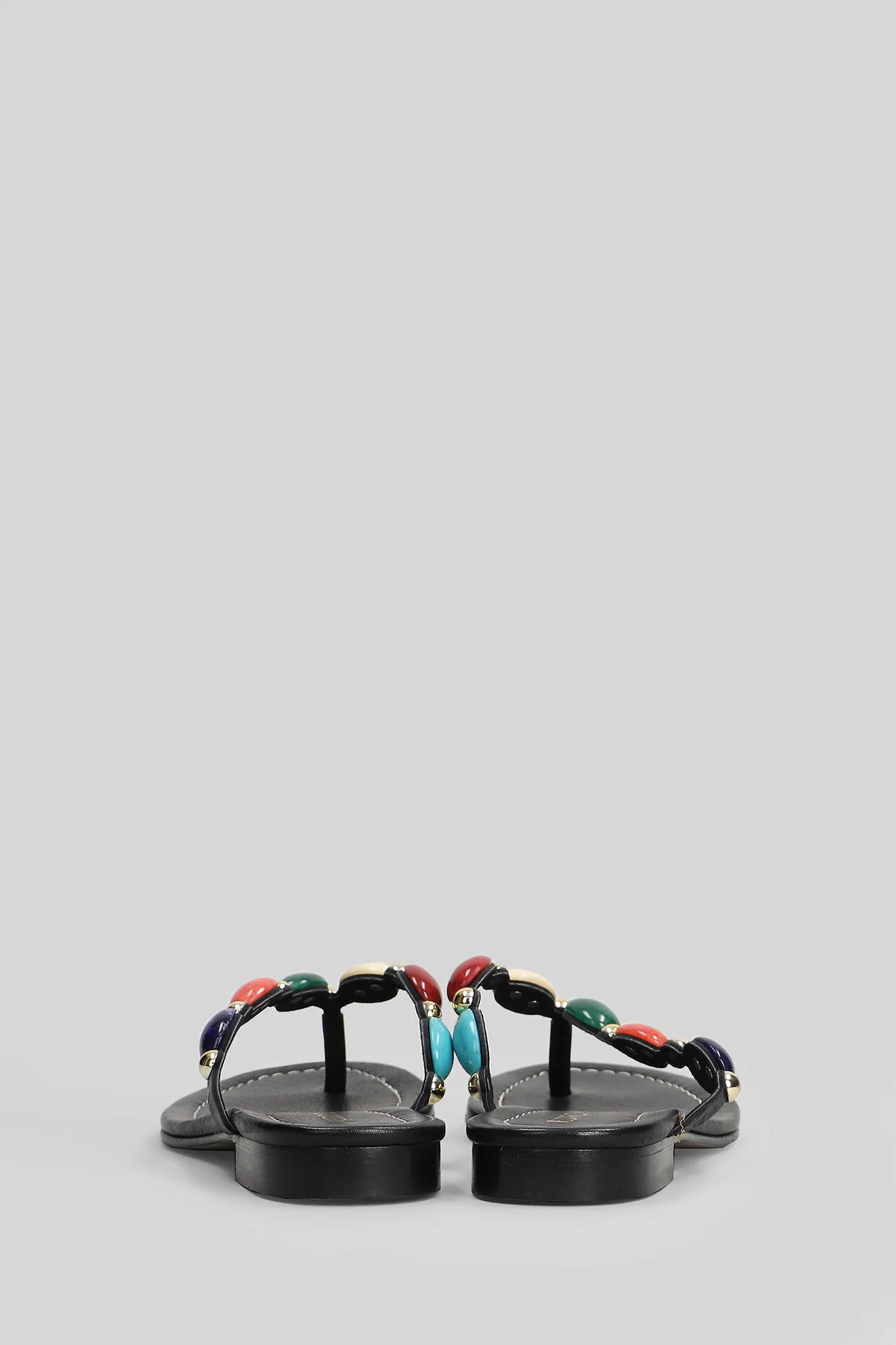 Flat sandal-slipper in black leather - Image 4