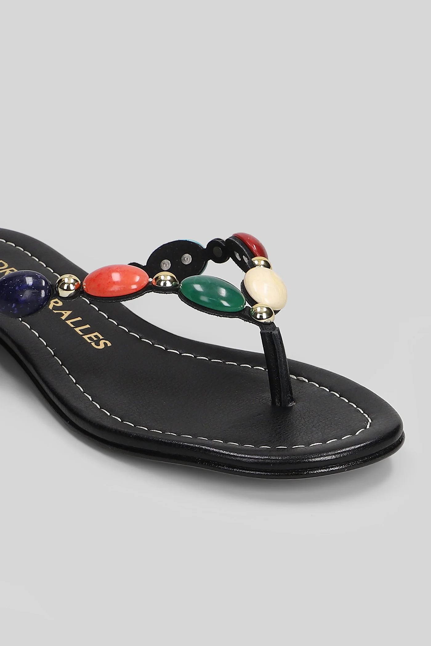 Flat sandal-slipper in black leather - Image 5